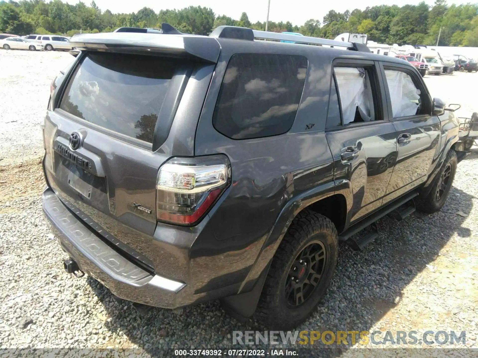 4 Photograph of a damaged car JTEBU5JR9L5832401 TOYOTA 4RUNNER 2020