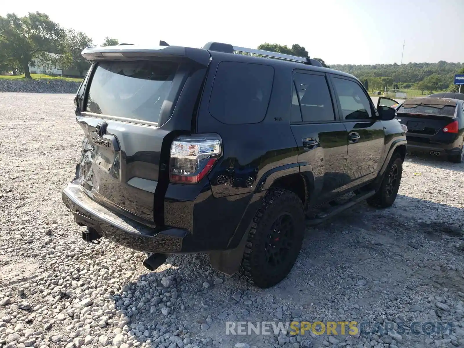 4 Photograph of a damaged car JTEBU5JRXL5741542 TOYOTA 4RUNNER 2020