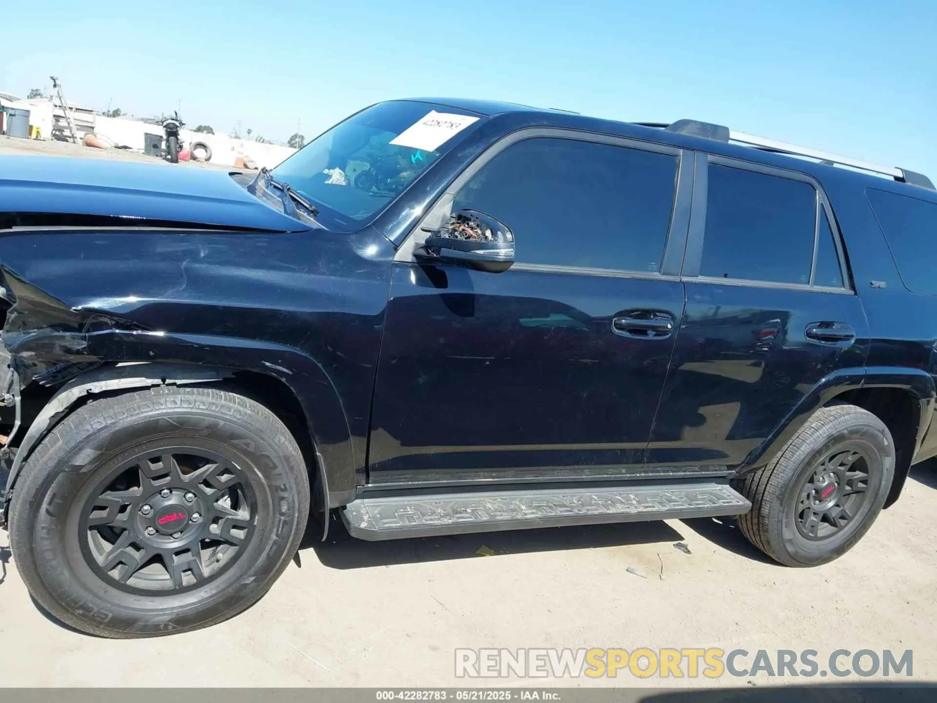 15 Photograph of a damaged car JTEBU5JRXL5749494 TOYOTA 4RUNNER 2020