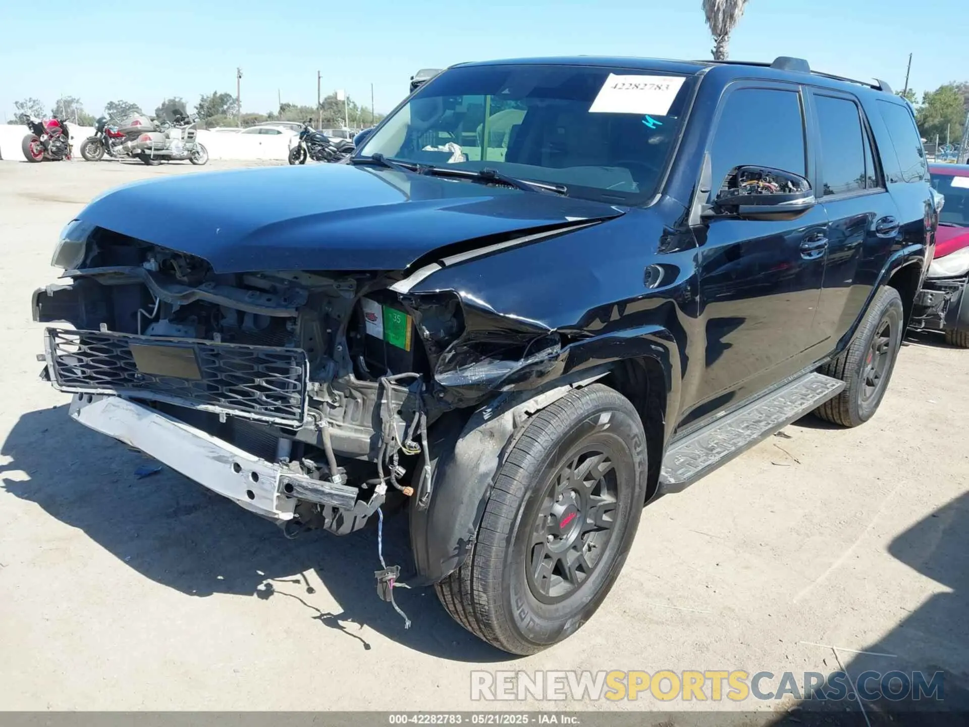 2 Photograph of a damaged car JTEBU5JRXL5749494 TOYOTA 4RUNNER 2020