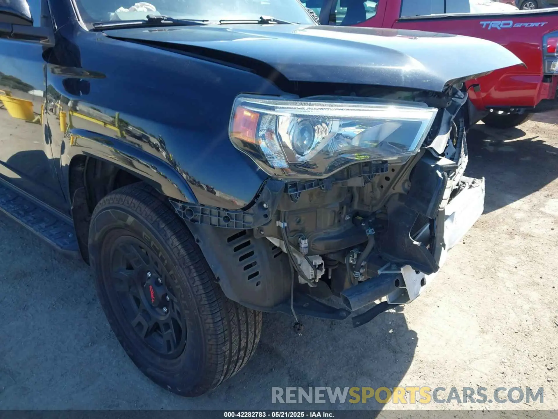20 Photograph of a damaged car JTEBU5JRXL5749494 TOYOTA 4RUNNER 2020