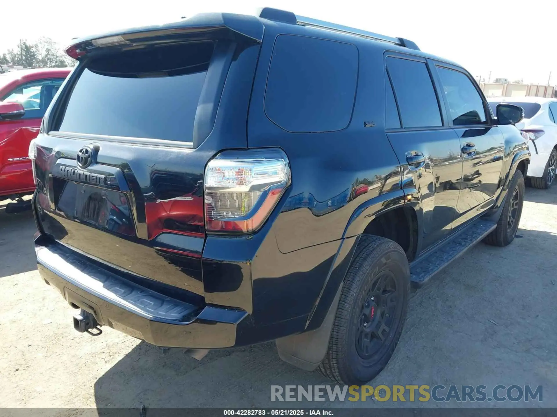 4 Photograph of a damaged car JTEBU5JRXL5749494 TOYOTA 4RUNNER 2020