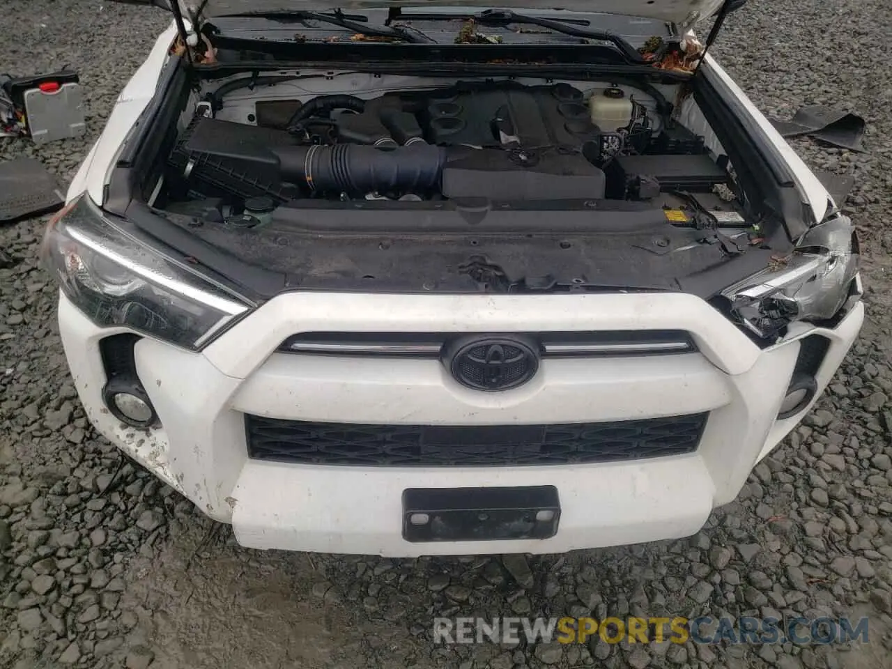 12 Photograph of a damaged car JTEBU5JRXL5754825 TOYOTA 4RUNNER 2020