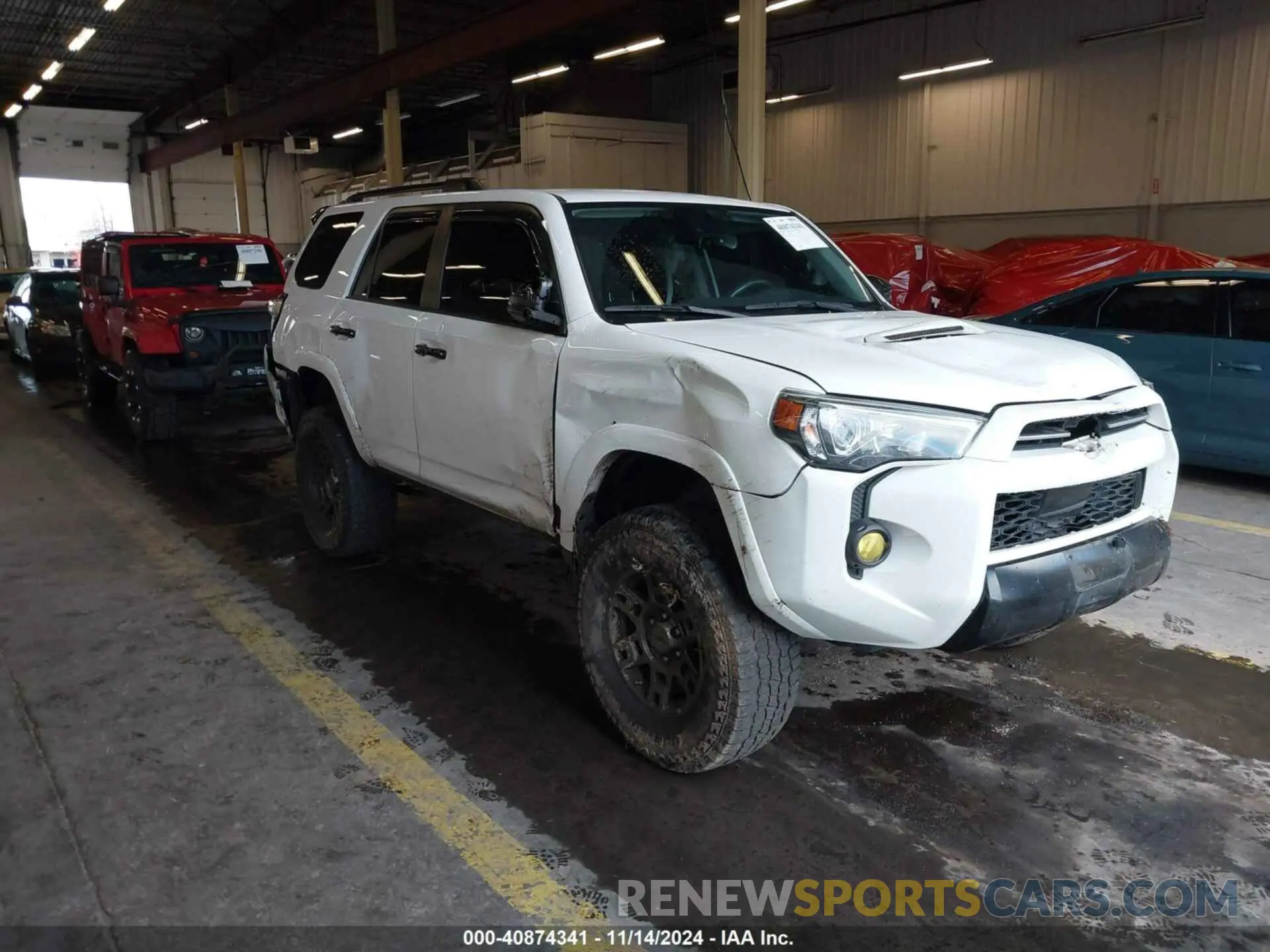 1 Photograph of a damaged car JTEBU5JRXL5761578 TOYOTA 4RUNNER 2020
