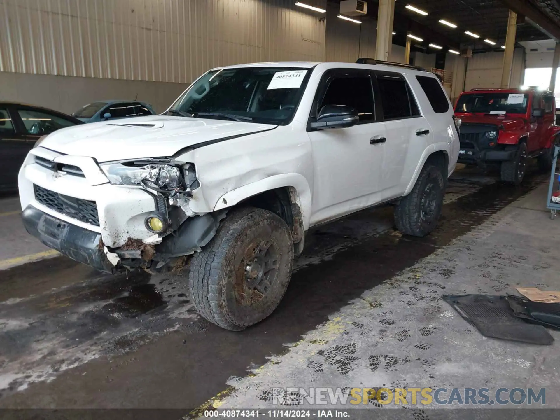 2 Photograph of a damaged car JTEBU5JRXL5761578 TOYOTA 4RUNNER 2020