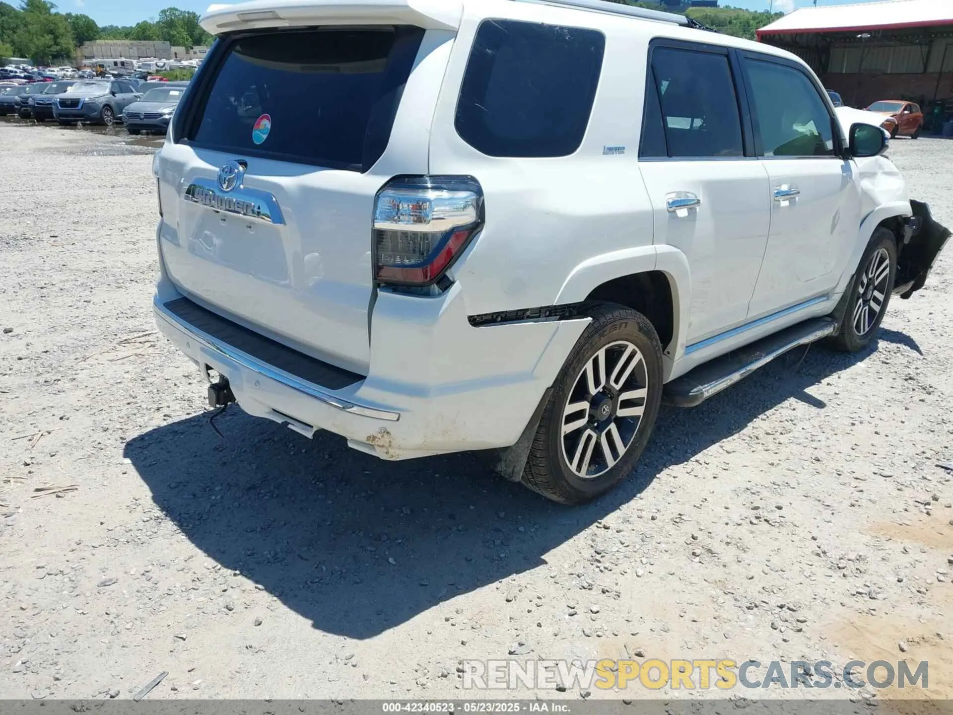 18 Photograph of a damaged car JTEBU5JRXL5762200 TOYOTA 4RUNNER 2020