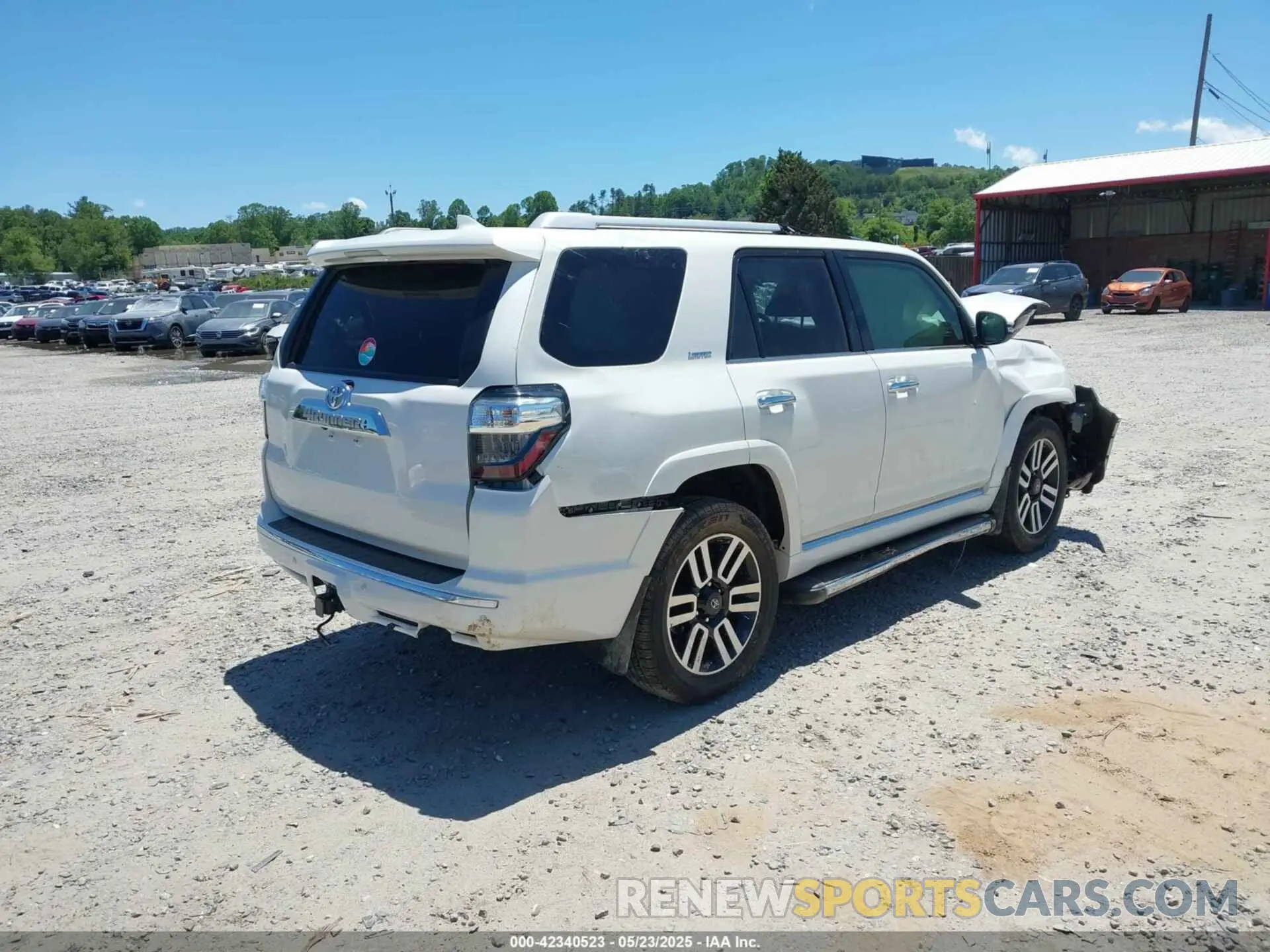 4 Photograph of a damaged car JTEBU5JRXL5762200 TOYOTA 4RUNNER 2020
