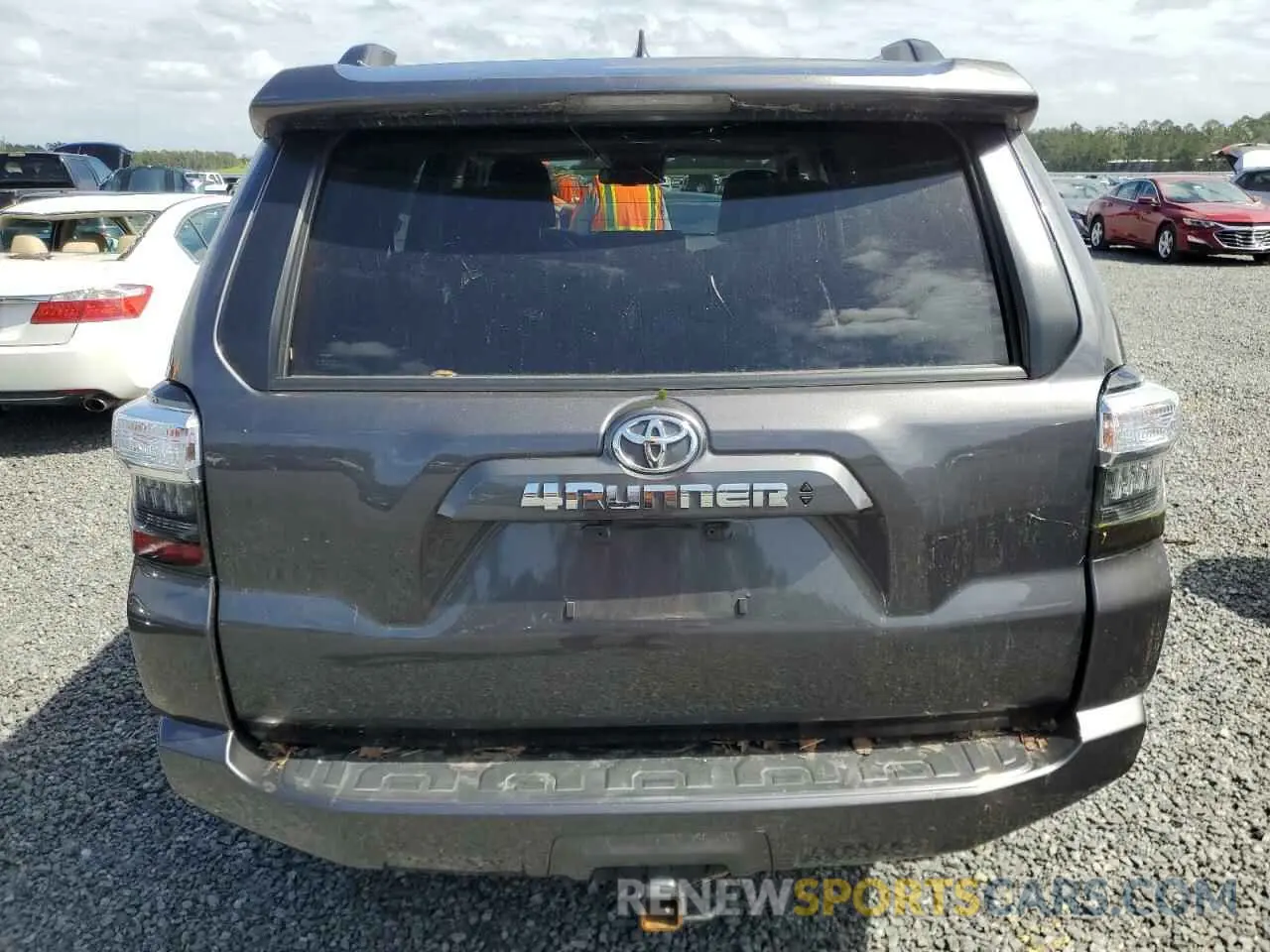 6 Photograph of a damaged car JTEBU5JRXL5781667 TOYOTA 4RUNNER 2020