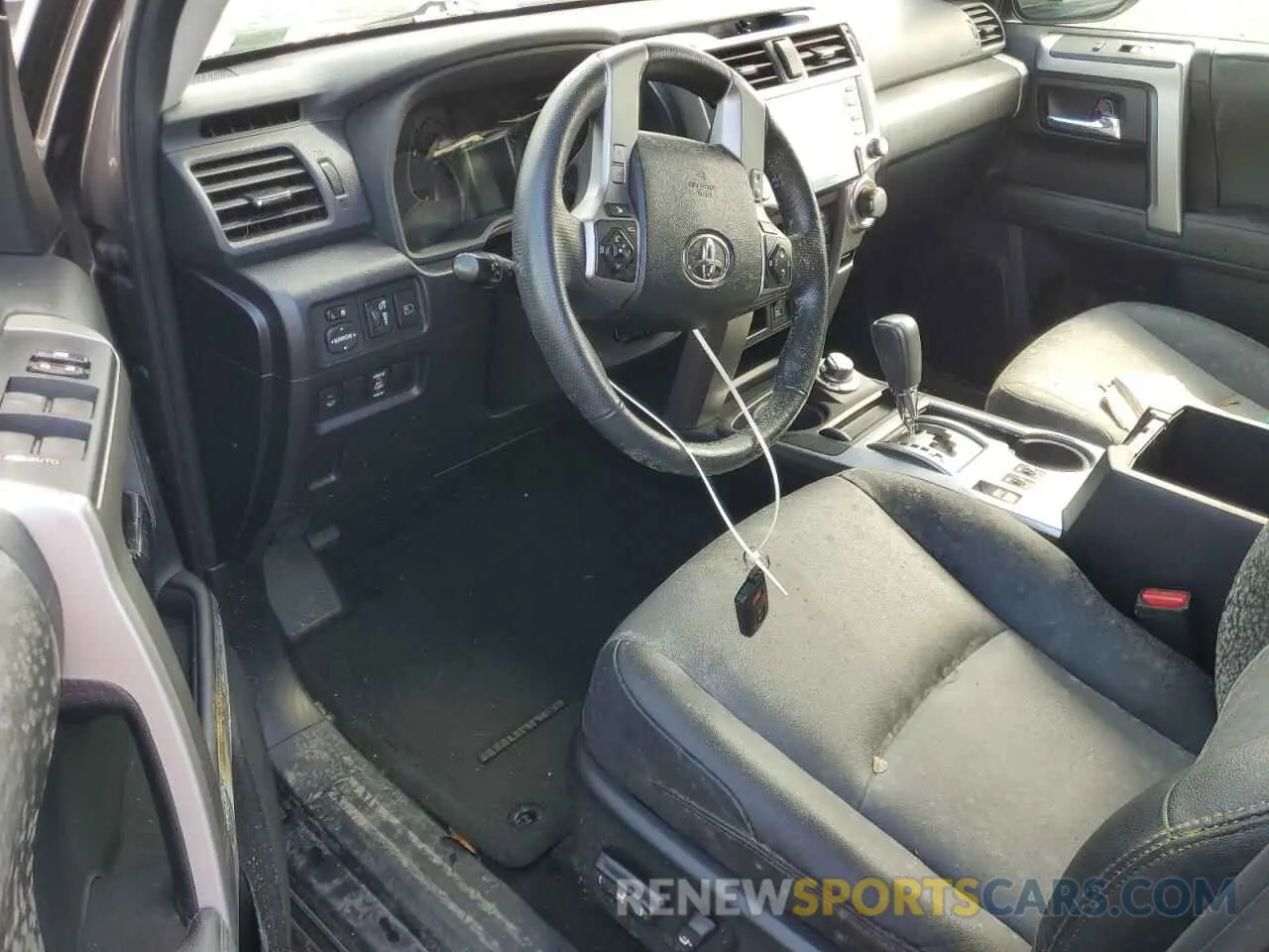 8 Photograph of a damaged car JTEBU5JRXL5781667 TOYOTA 4RUNNER 2020