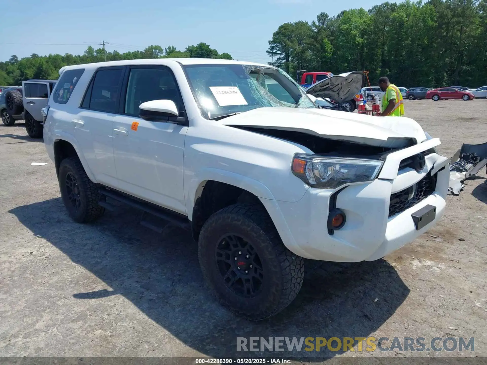 1 Photograph of a damaged car JTEBU5JRXL5790319 TOYOTA 4RUNNER 2020