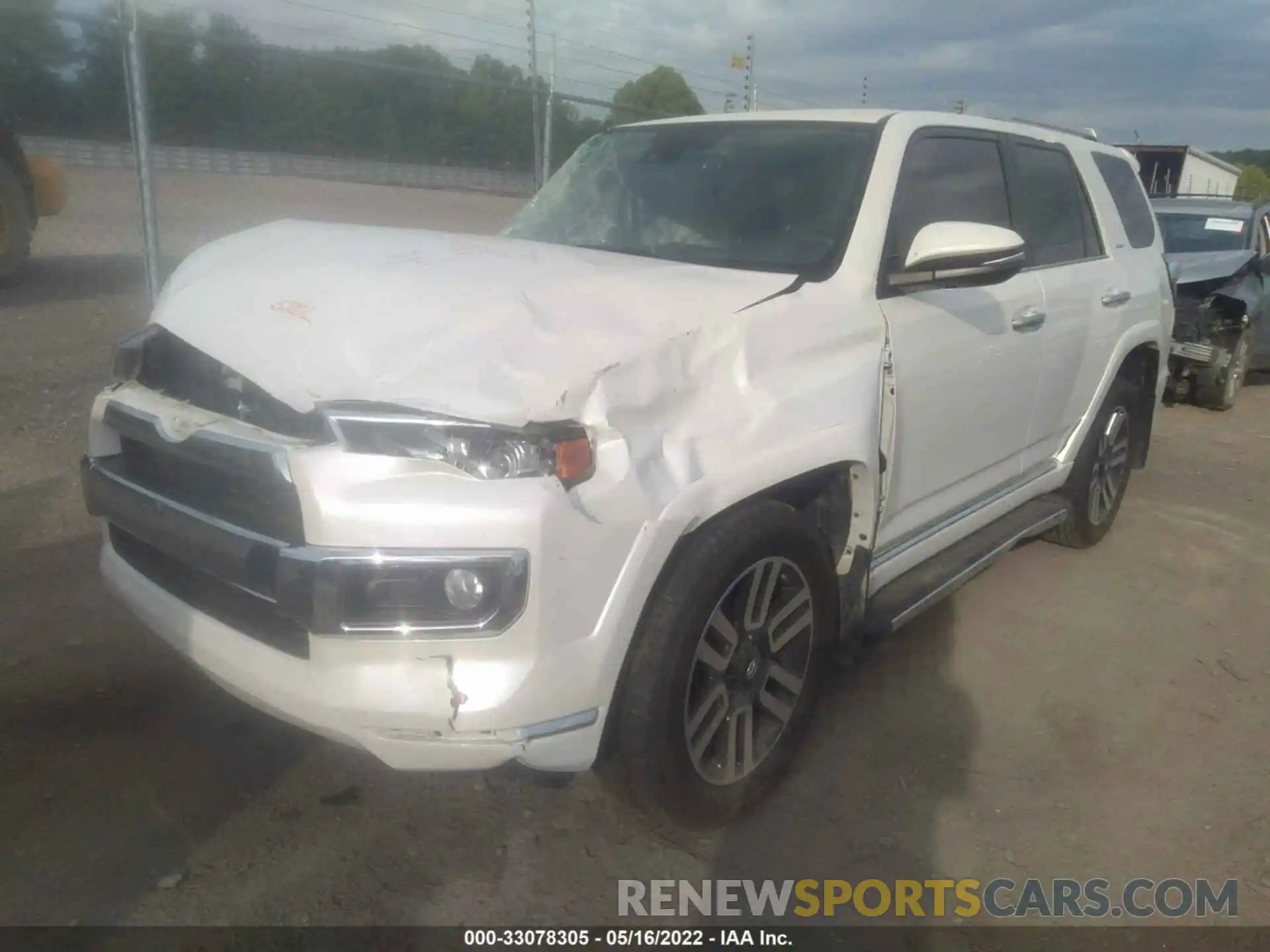 2 Photograph of a damaged car JTEBU5JRXL5806101 TOYOTA 4RUNNER 2020