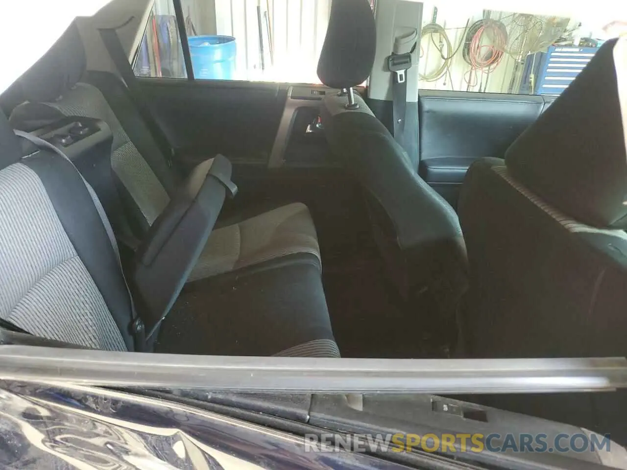 11 Photograph of a damaged car JTEBU5JRXL5812044 TOYOTA 4RUNNER 2020