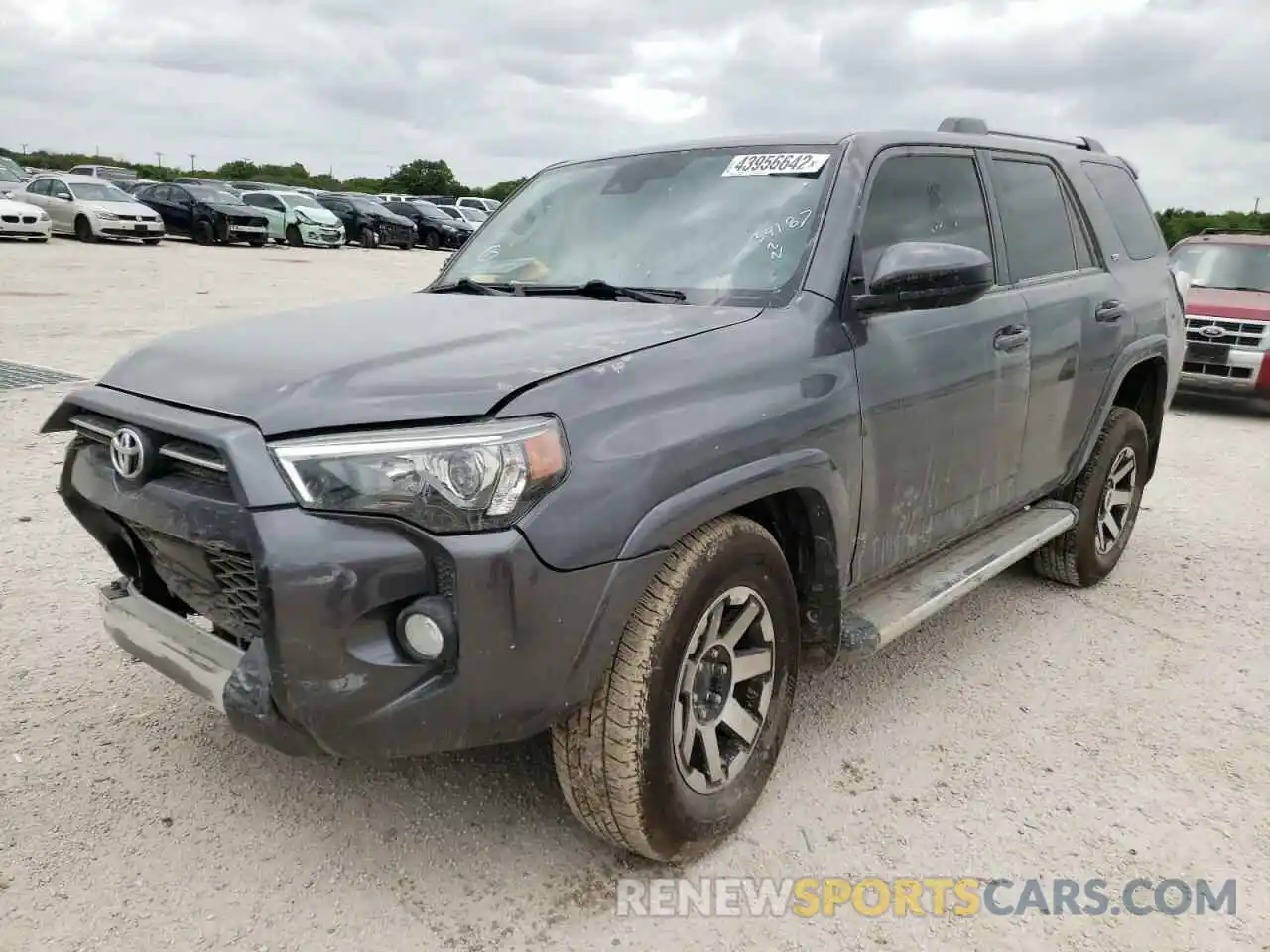 2 Photograph of a damaged car JTEBU5JRXL5815137 TOYOTA 4RUNNER 2020