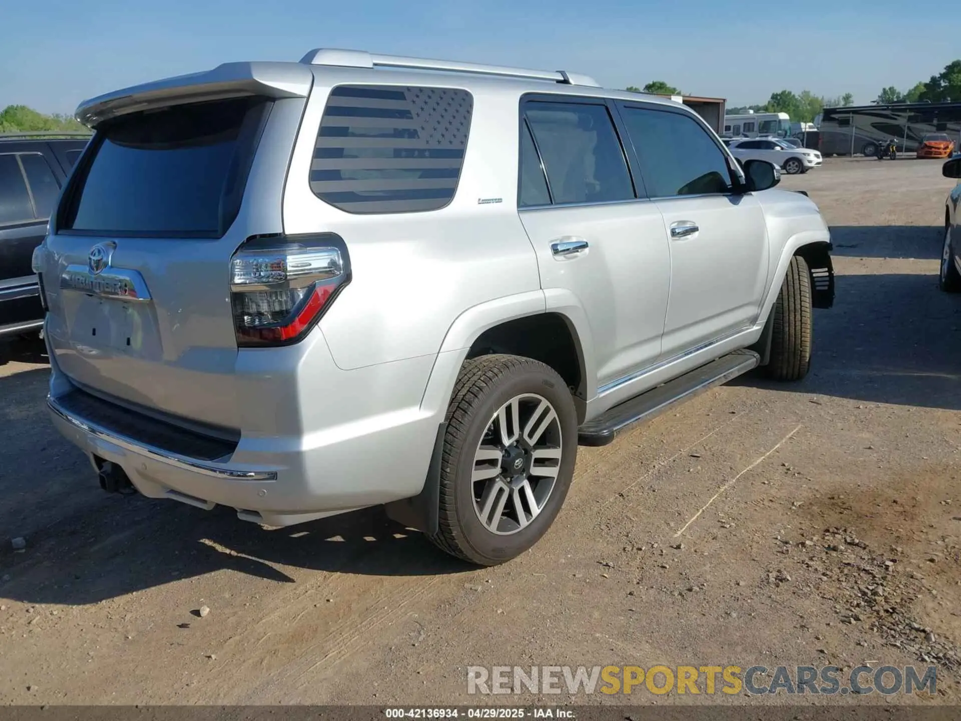 4 Photograph of a damaged car JTEBU5JRXL5835419 TOYOTA 4RUNNER 2020