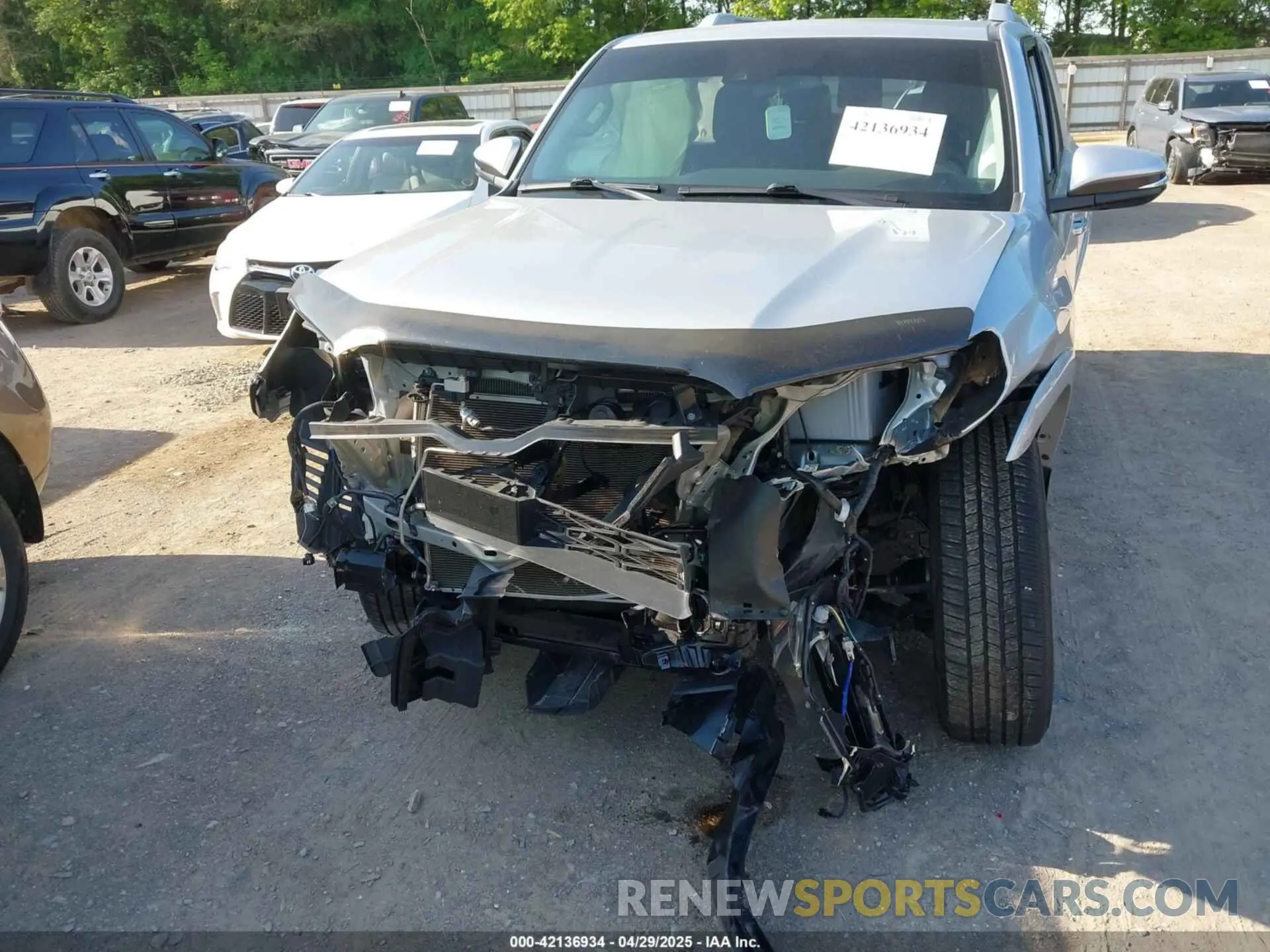 6 Photograph of a damaged car JTEBU5JRXL5835419 TOYOTA 4RUNNER 2020