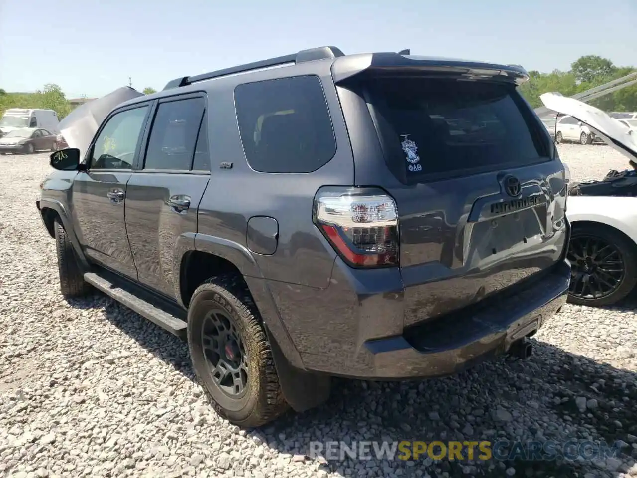 3 Photograph of a damaged car JTEZU5JR0L5220361 TOYOTA 4RUNNER 2020