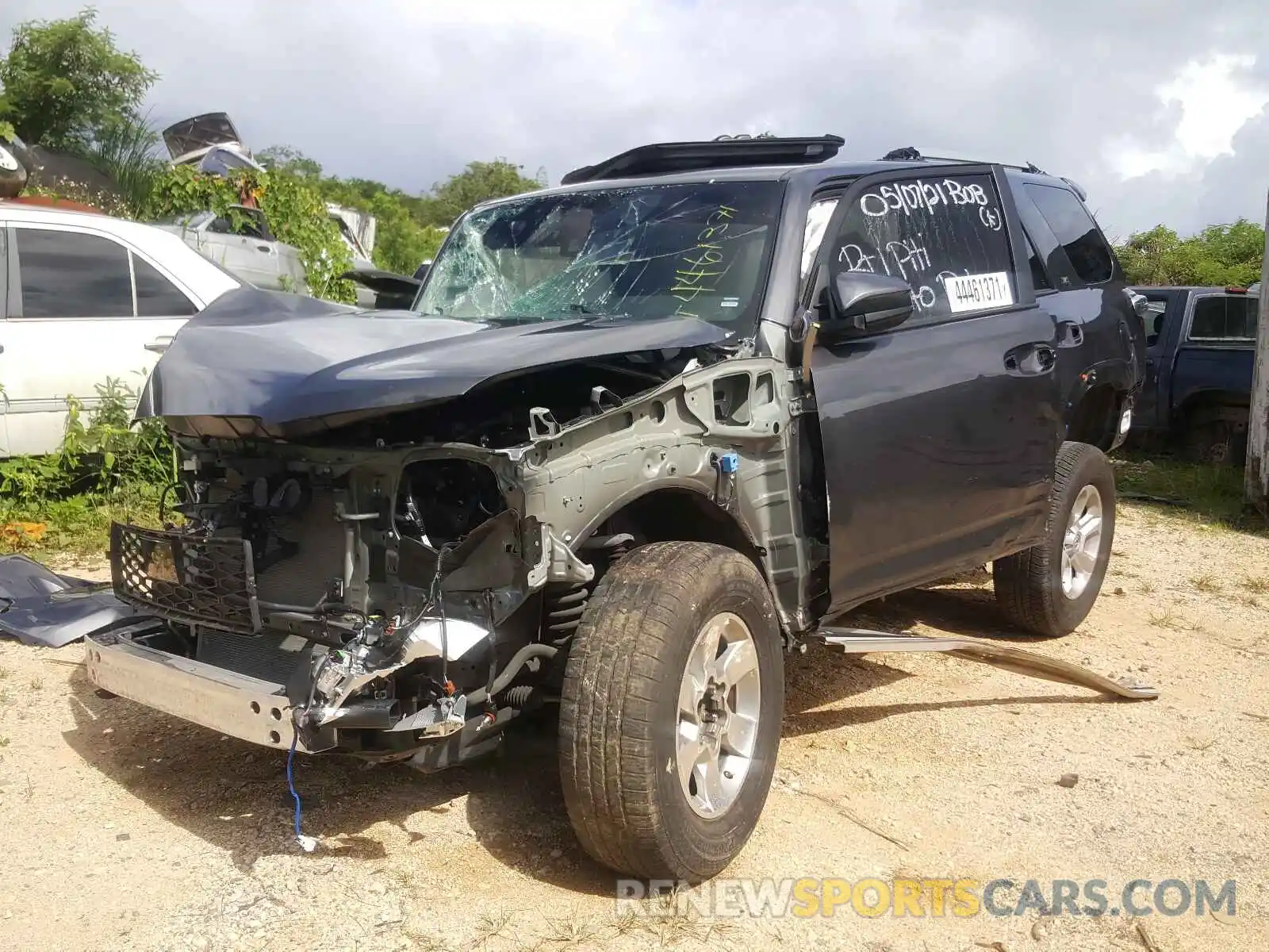 2 Photograph of a damaged car JTEZU5JR0L5221445 TOYOTA 4RUNNER 2020