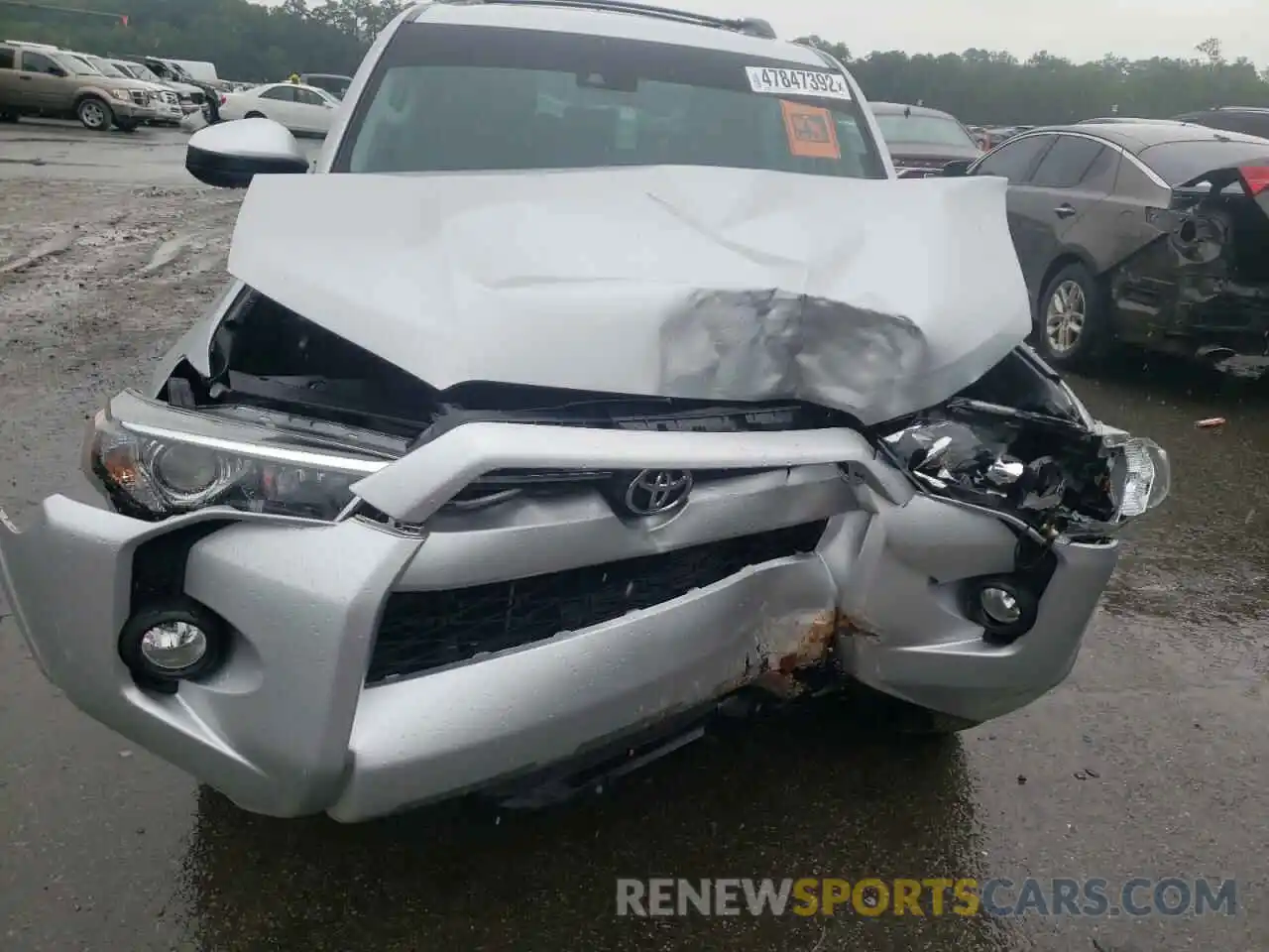 9 Photograph of a damaged car JTEZU5JR0L5223809 TOYOTA 4RUNNER 2020