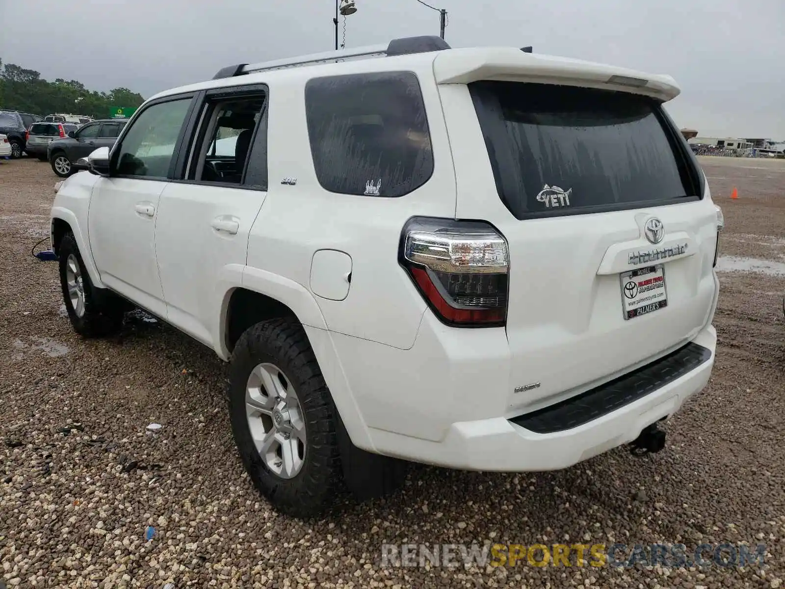 3 Photograph of a damaged car JTEZU5JR0L5227942 TOYOTA 4RUNNER 2020