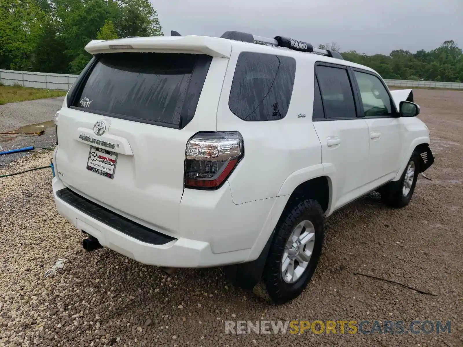 4 Photograph of a damaged car JTEZU5JR0L5227942 TOYOTA 4RUNNER 2020