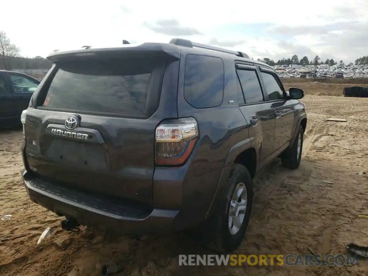 4 Photograph of a damaged car JTEZU5JR0L5227973 TOYOTA 4RUNNER 2020