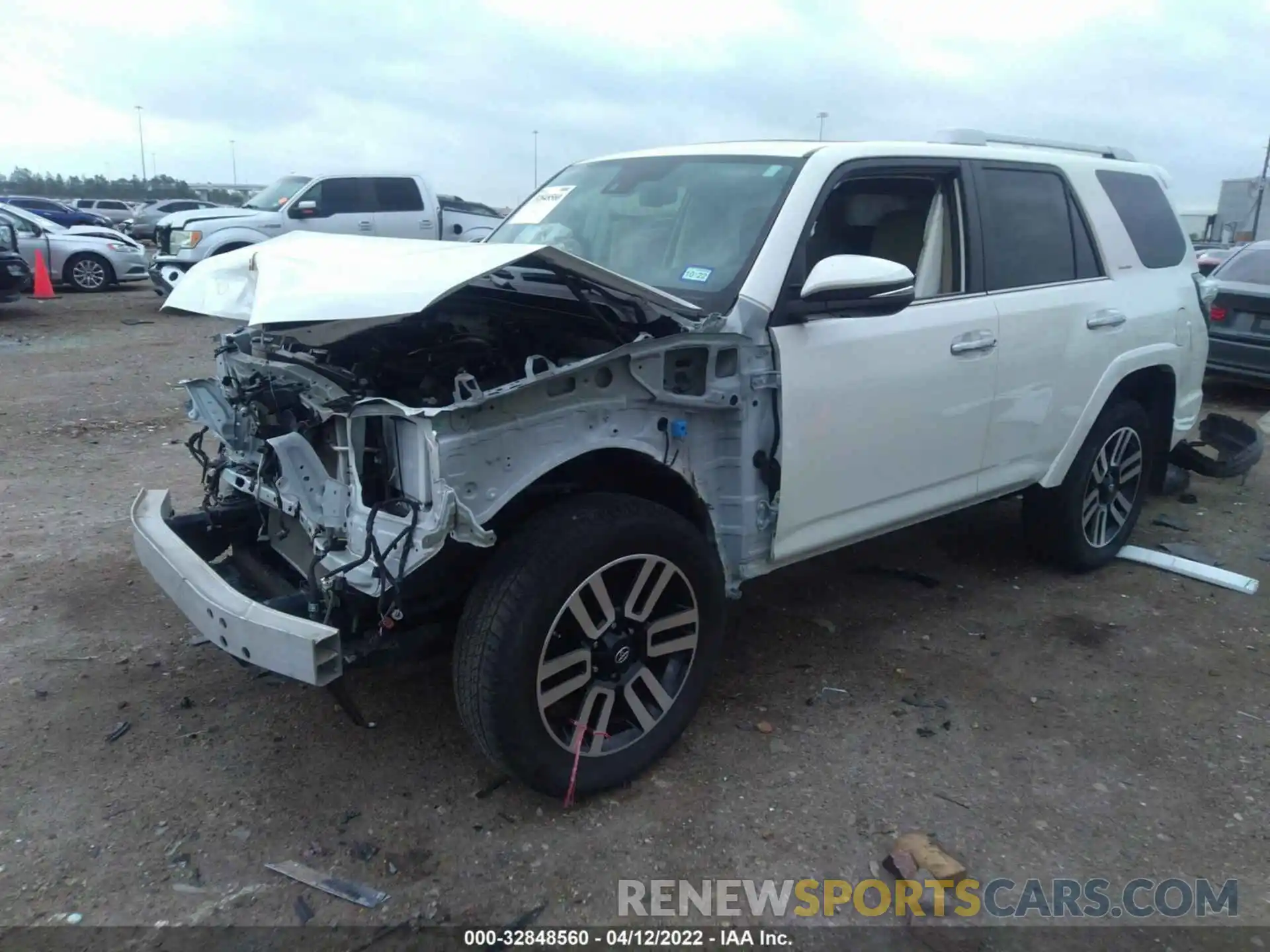 2 Photograph of a damaged car JTEZU5JR1L5214228 TOYOTA 4RUNNER 2020