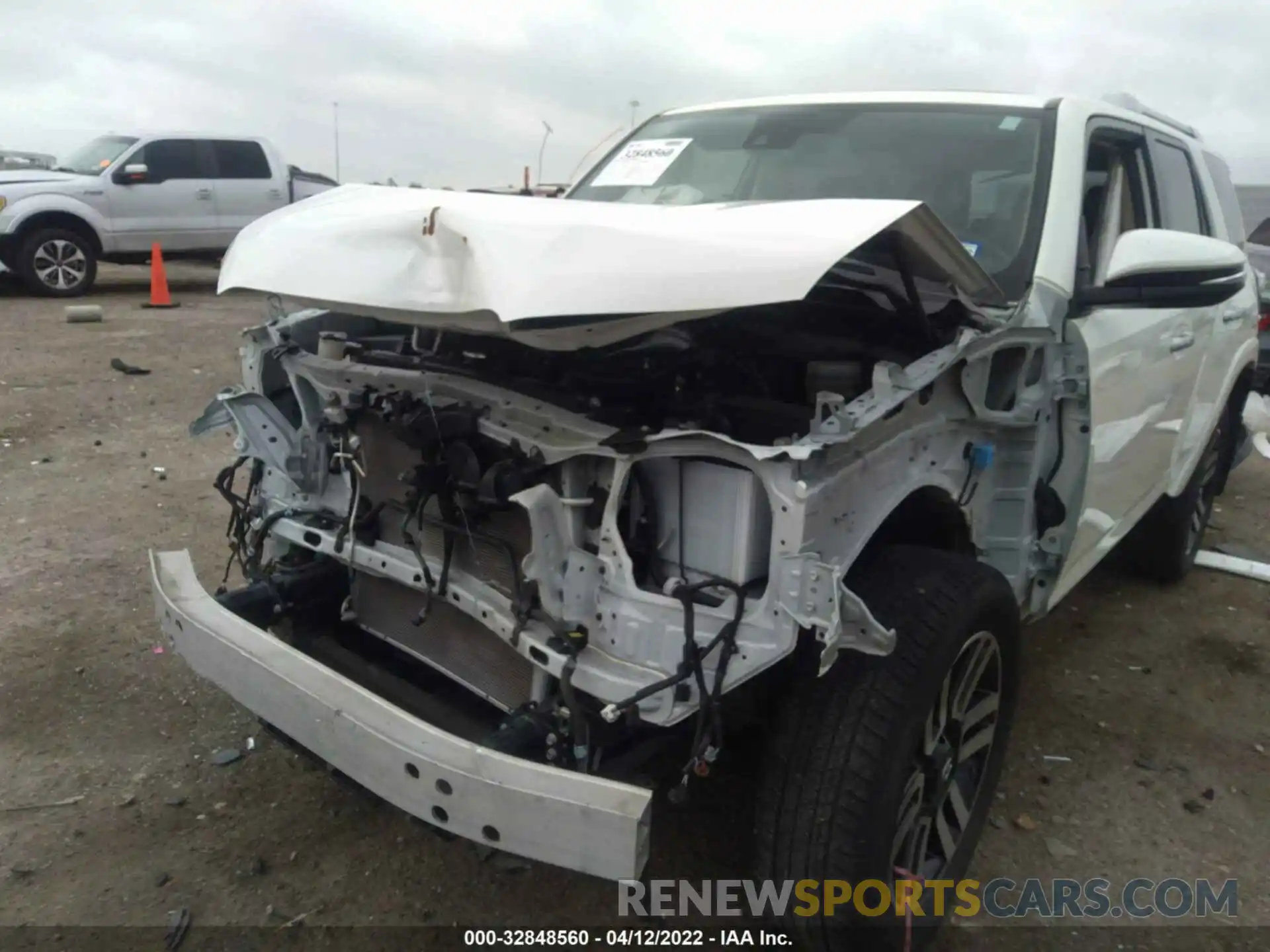 6 Photograph of a damaged car JTEZU5JR1L5214228 TOYOTA 4RUNNER 2020