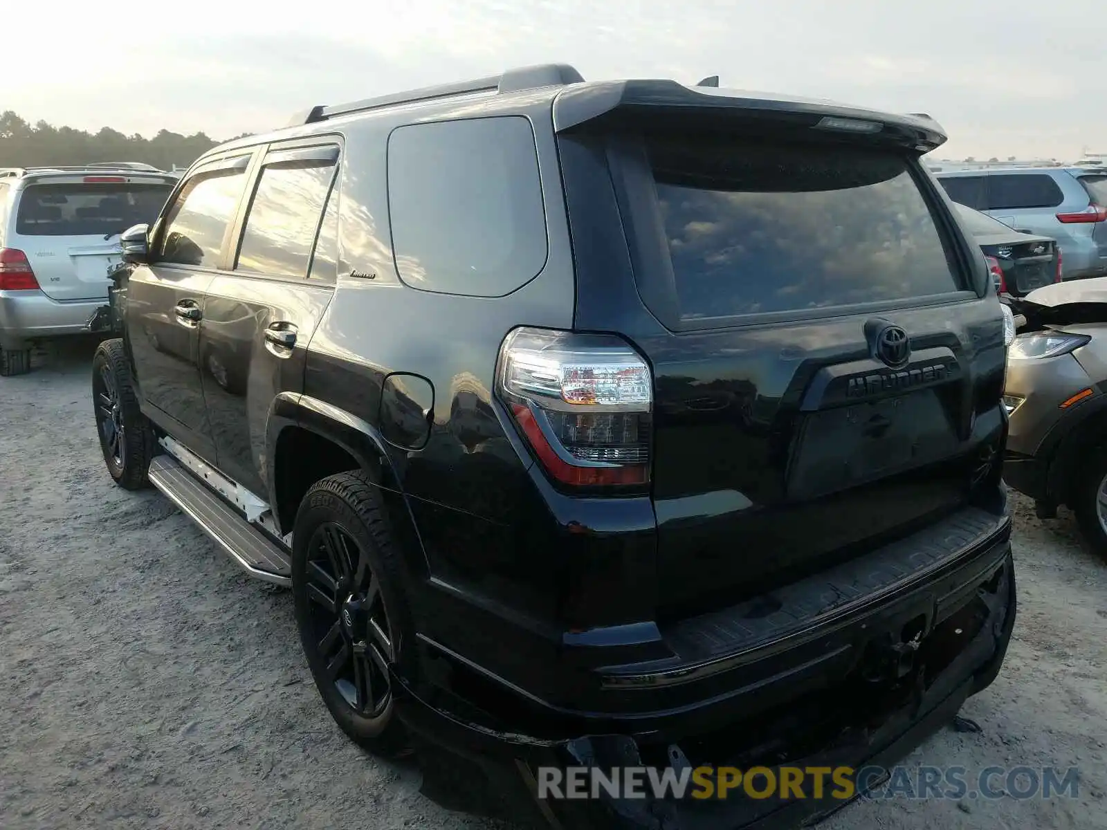 3 Photograph of a damaged car JTEZU5JR1L5218344 TOYOTA 4RUNNER 2020