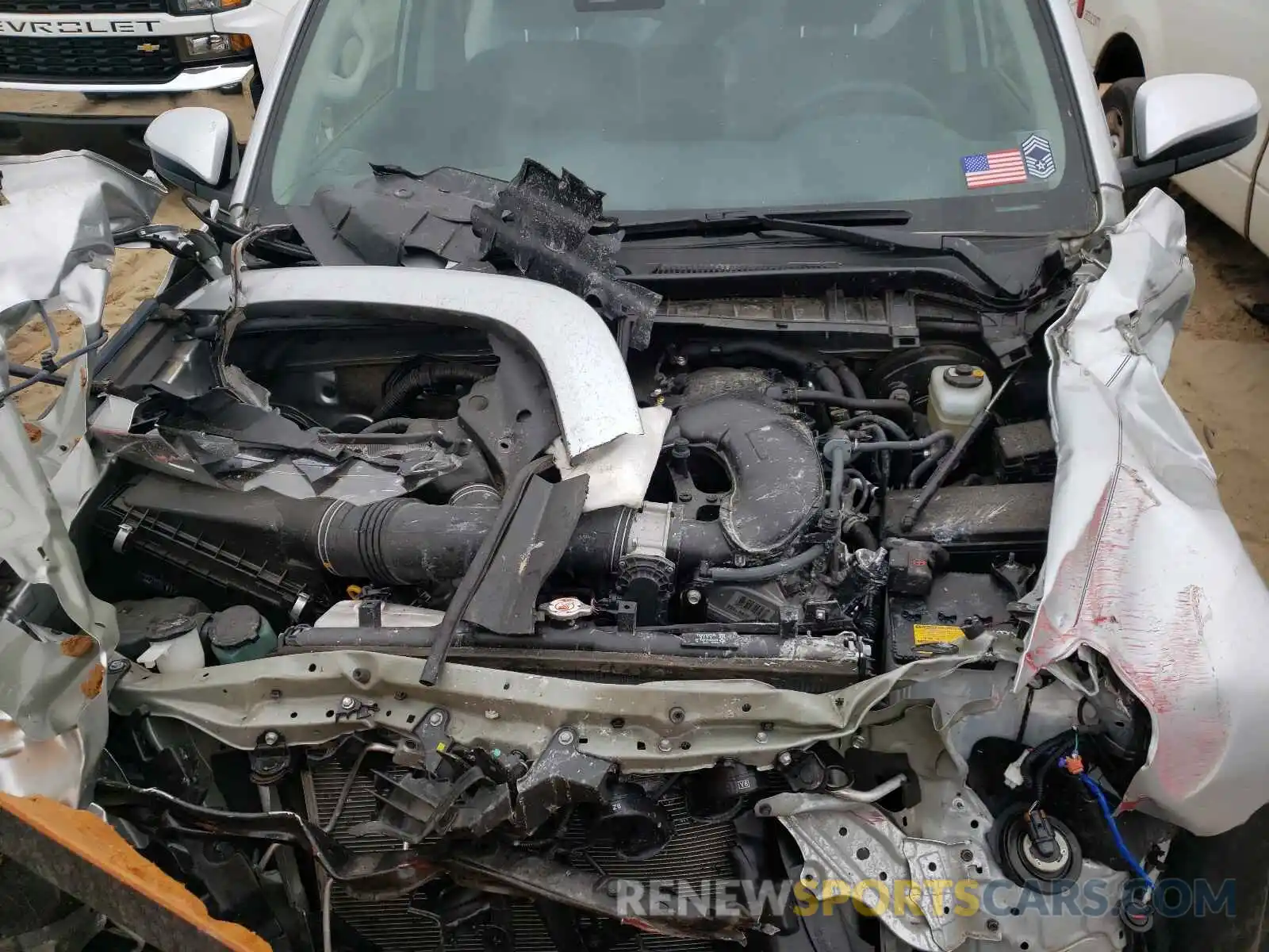 7 Photograph of a damaged car JTEZU5JR2L5213671 TOYOTA 4RUNNER 2020