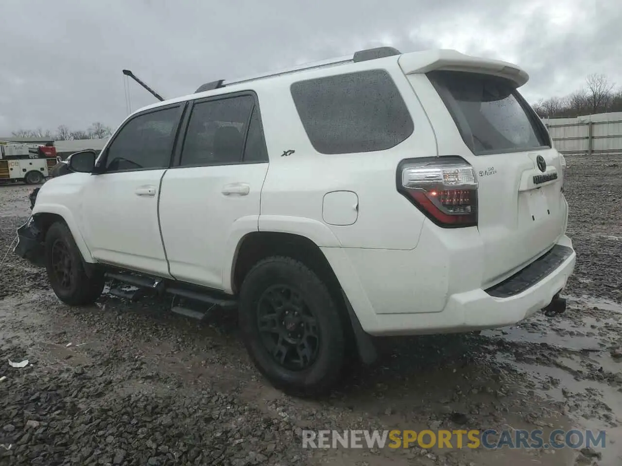 2 Photograph of a damaged car JTEZU5JR2L5217512 TOYOTA 4RUNNER 2020