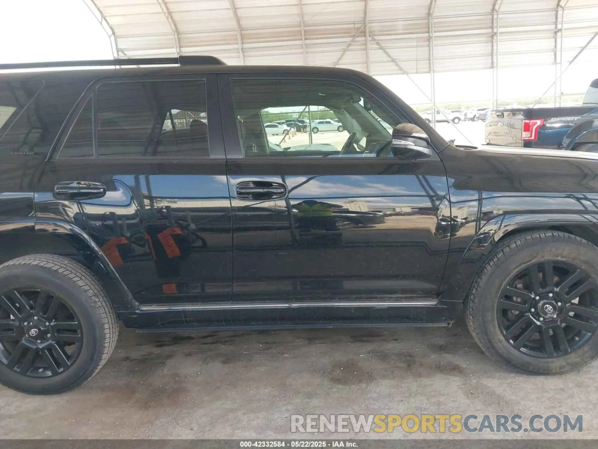 14 Photograph of a damaged car JTEZU5JR2L5221124 TOYOTA 4RUNNER 2020