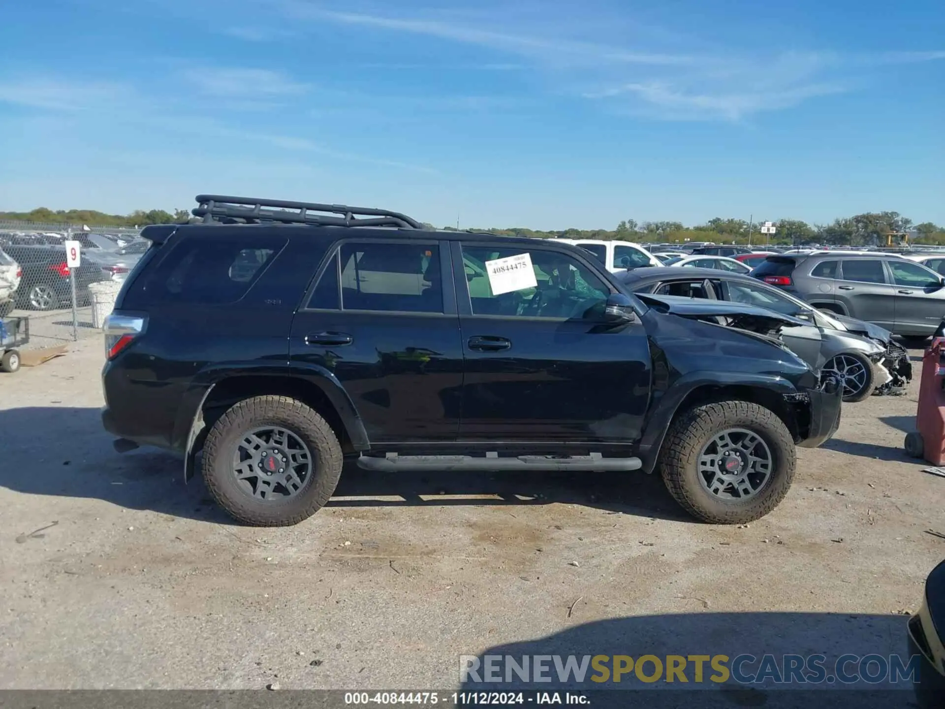 12 Photograph of a damaged car JTEZU5JR2L5224525 TOYOTA 4RUNNER 2020