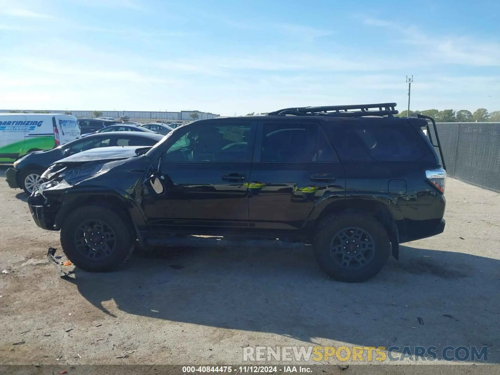 13 Photograph of a damaged car JTEZU5JR2L5224525 TOYOTA 4RUNNER 2020
