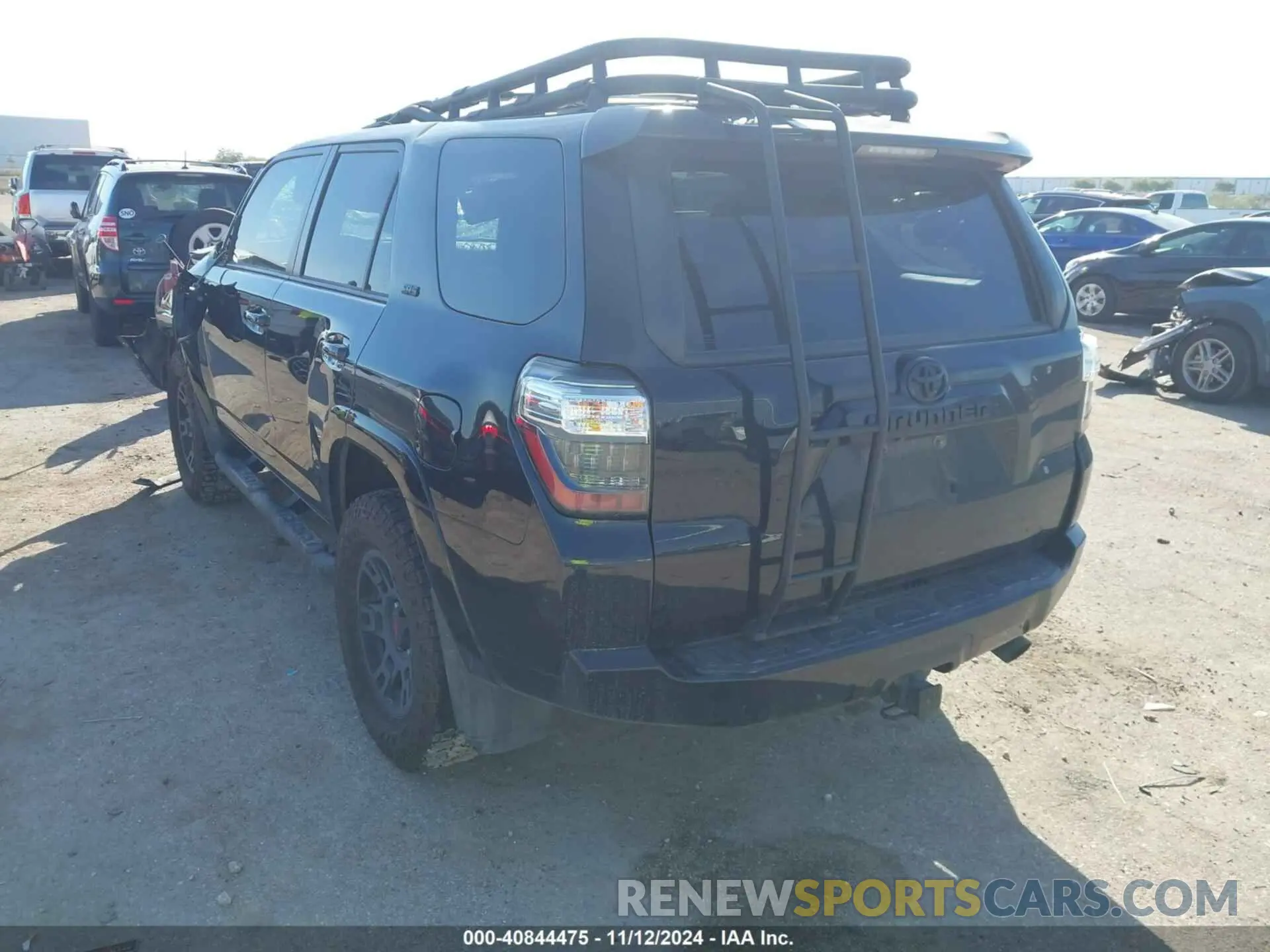 3 Photograph of a damaged car JTEZU5JR2L5224525 TOYOTA 4RUNNER 2020