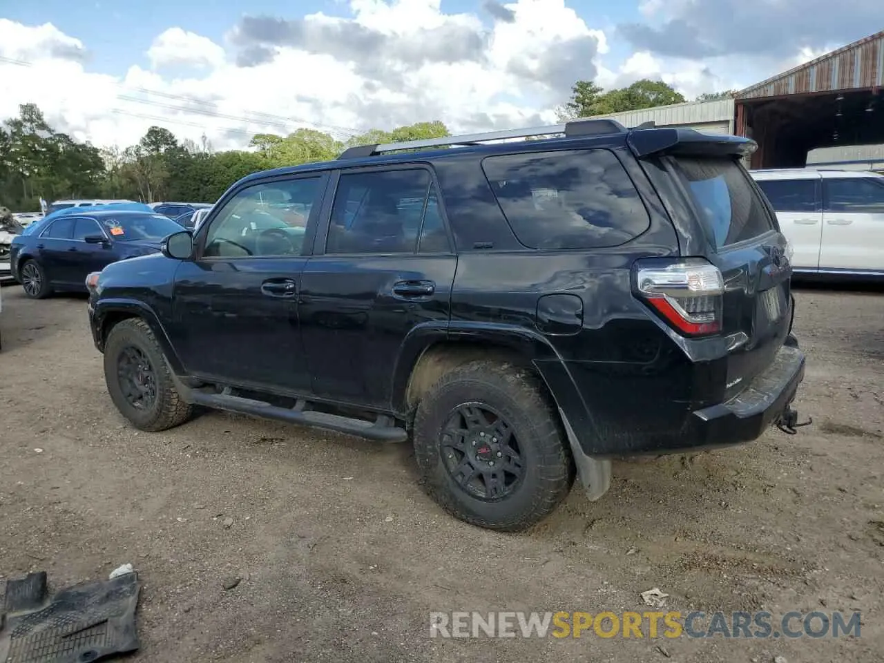 2 Photograph of a damaged car JTEZU5JR2L5225609 TOYOTA 4RUNNER 2020