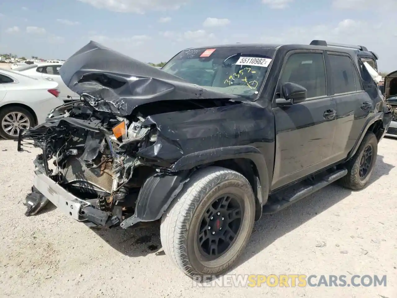 2 Photograph of a damaged car JTEZU5JR2L5226663 TOYOTA 4RUNNER 2020