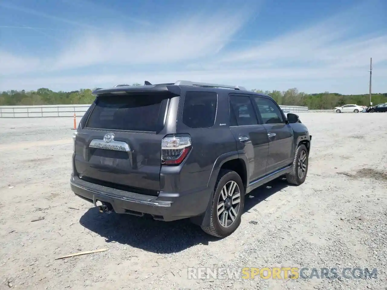 4 Photograph of a damaged car JTEZU5JR3L5222346 TOYOTA 4RUNNER 2020