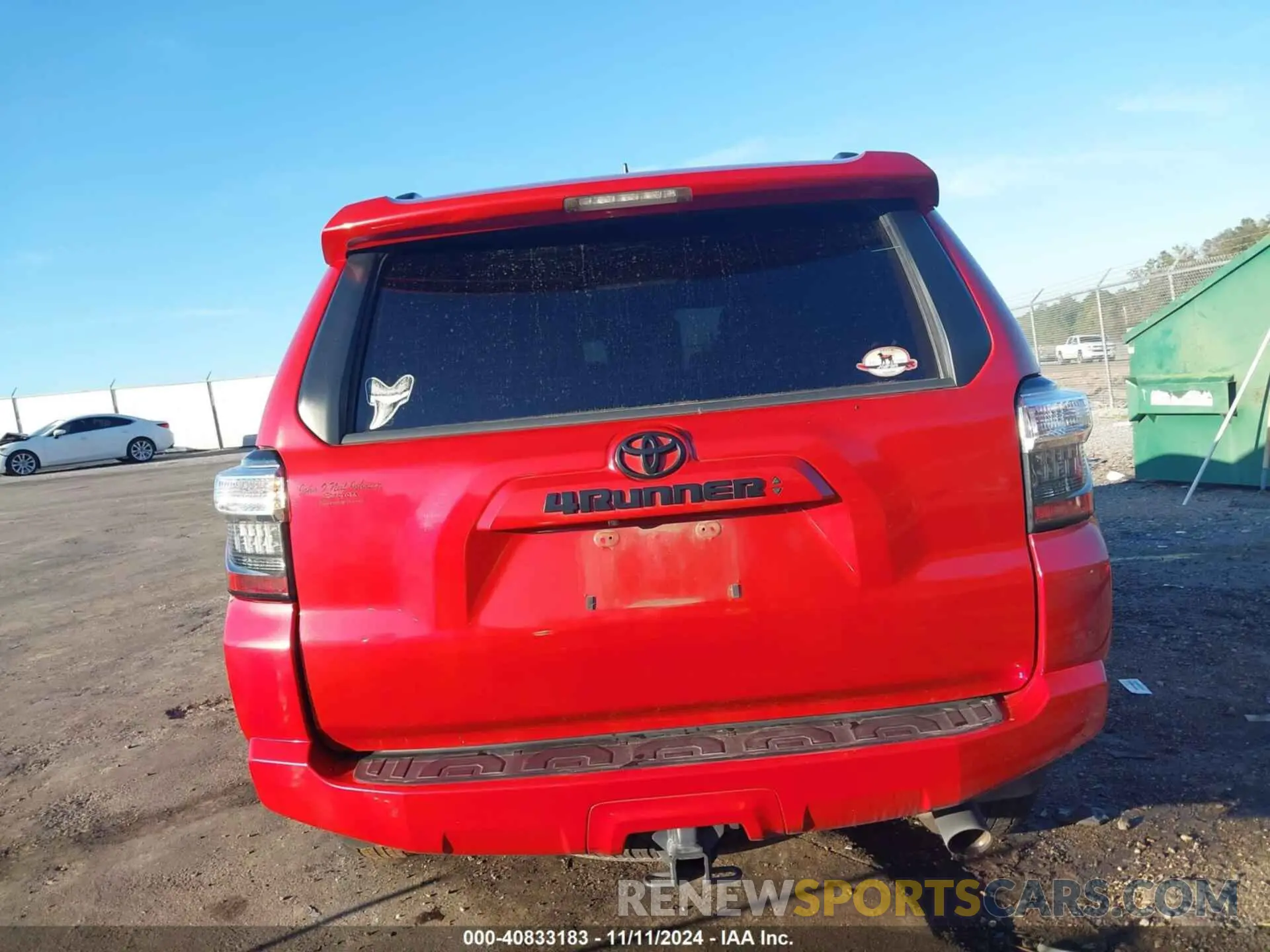 16 Photograph of a damaged car JTEZU5JR3L5223125 TOYOTA 4RUNNER 2020