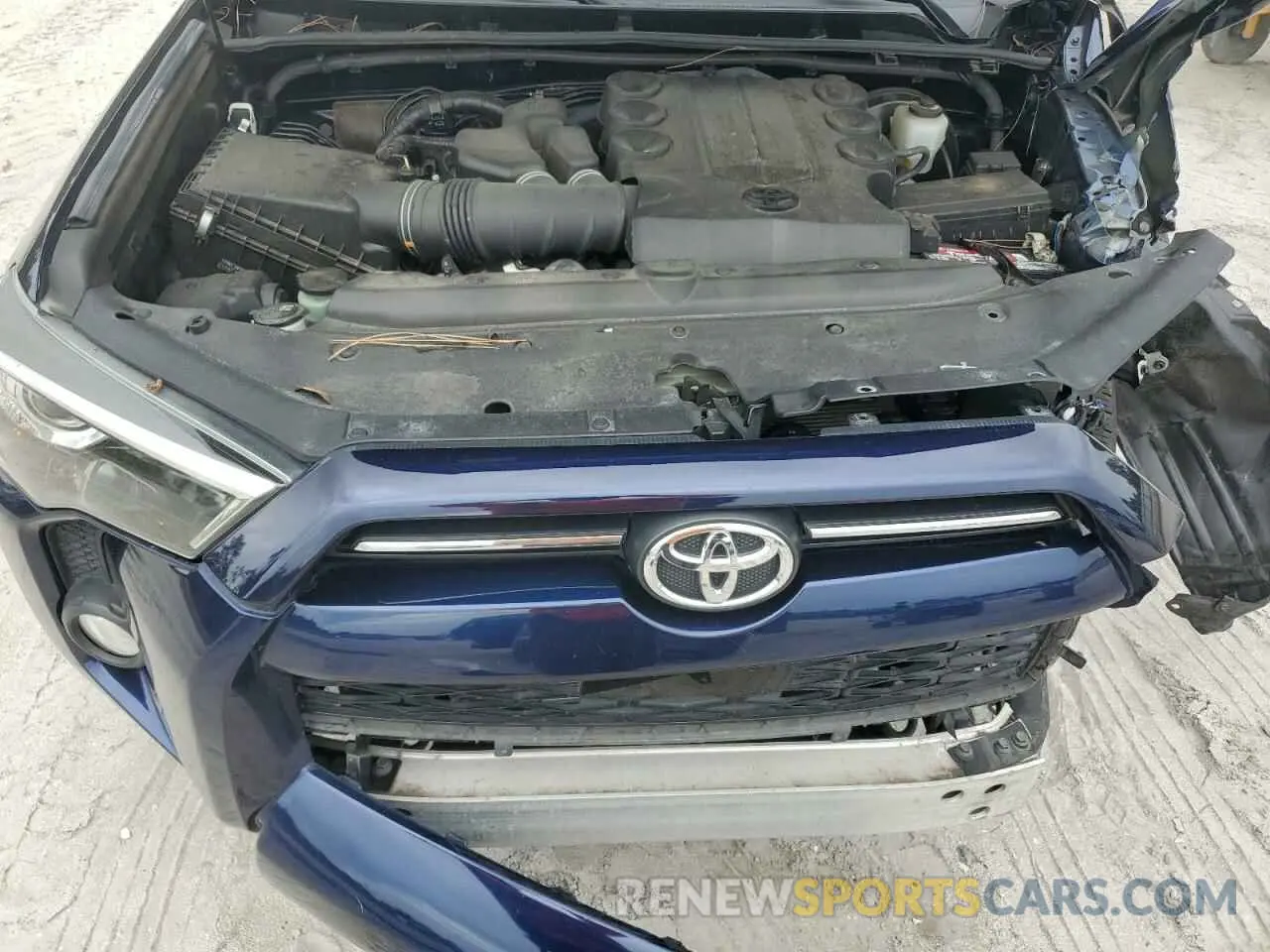 12 Photograph of a damaged car JTEZU5JR4L5215602 TOYOTA 4RUNNER 2020