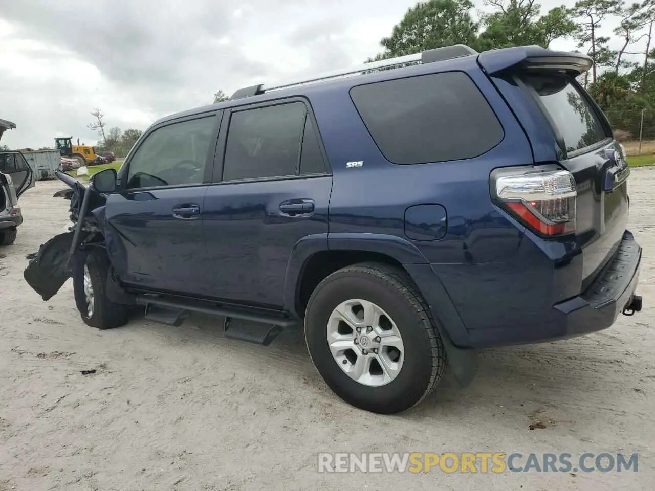 2 Photograph of a damaged car JTEZU5JR4L5215602 TOYOTA 4RUNNER 2020