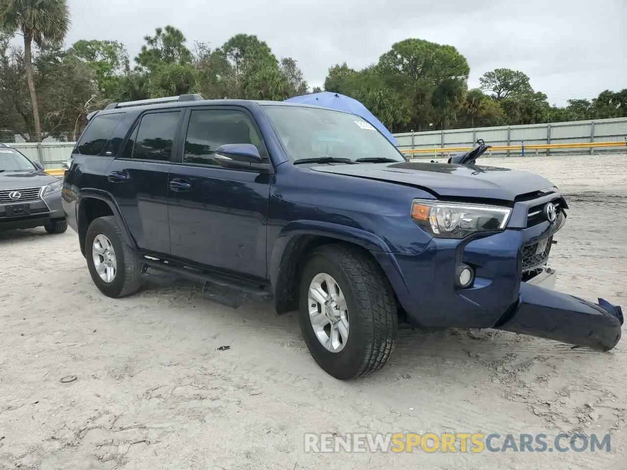 4 Photograph of a damaged car JTEZU5JR4L5215602 TOYOTA 4RUNNER 2020