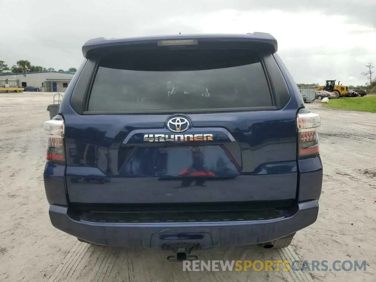 6 Photograph of a damaged car JTEZU5JR4L5215602 TOYOTA 4RUNNER 2020