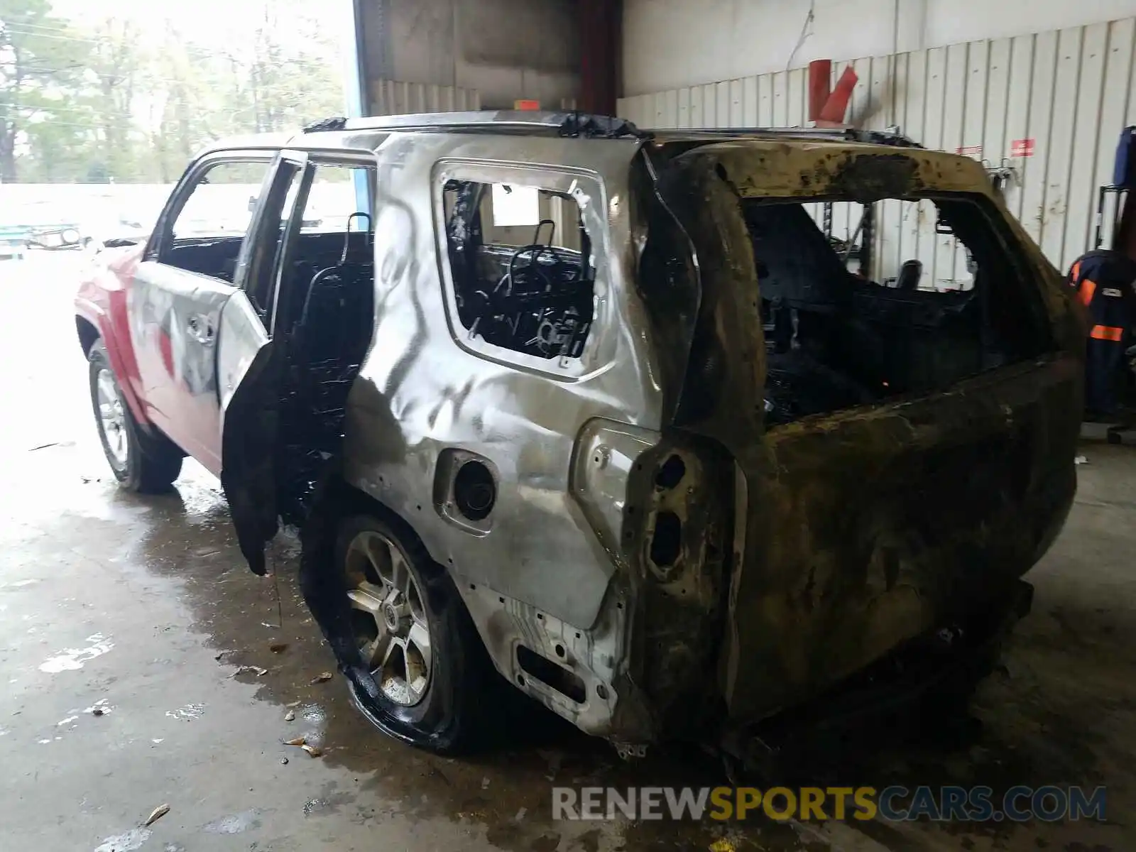 3 Photograph of a damaged car JTEZU5JR4L5222078 TOYOTA 4RUNNER 2020