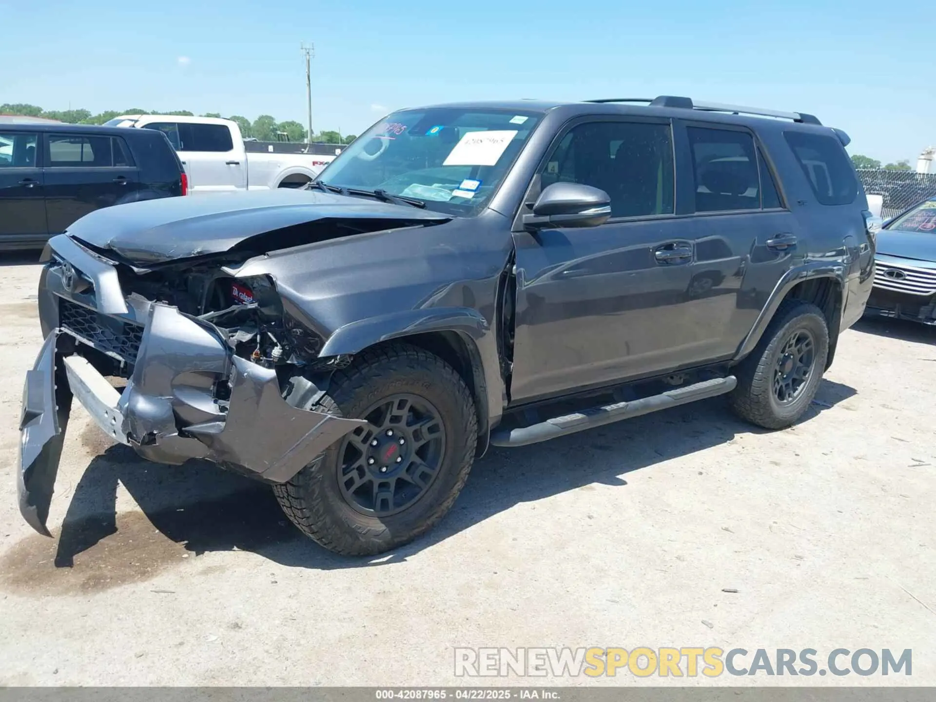 2 Photograph of a damaged car JTEZU5JR4L5226079 TOYOTA 4RUNNER 2020
