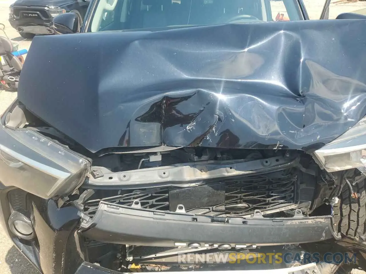 12 Photograph of a damaged car JTEZU5JR4L5226339 TOYOTA 4RUNNER 2020