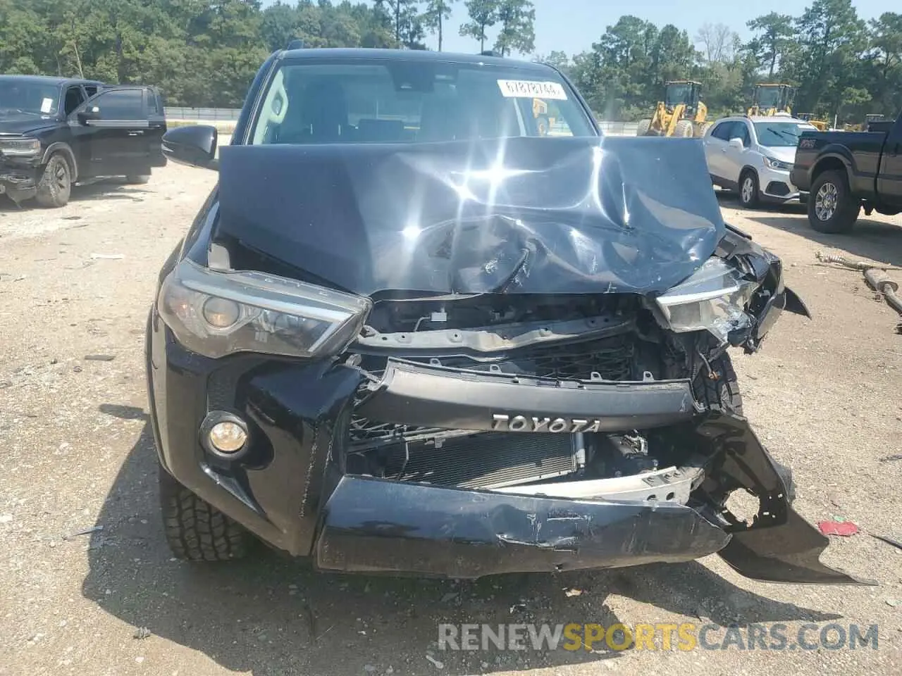 5 Photograph of a damaged car JTEZU5JR4L5226339 TOYOTA 4RUNNER 2020