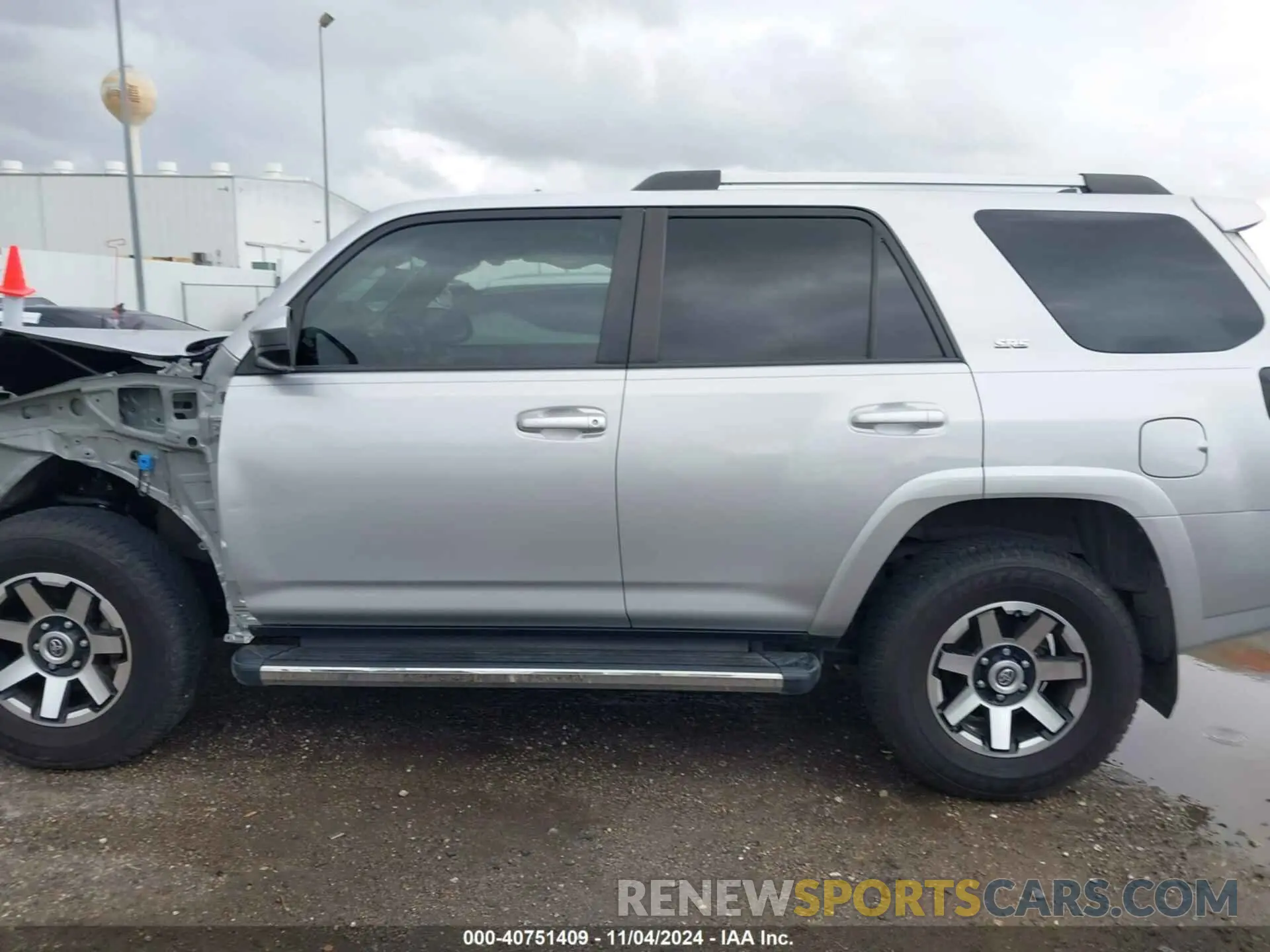 15 Photograph of a damaged car JTEZU5JR4L5227491 TOYOTA 4RUNNER 2020