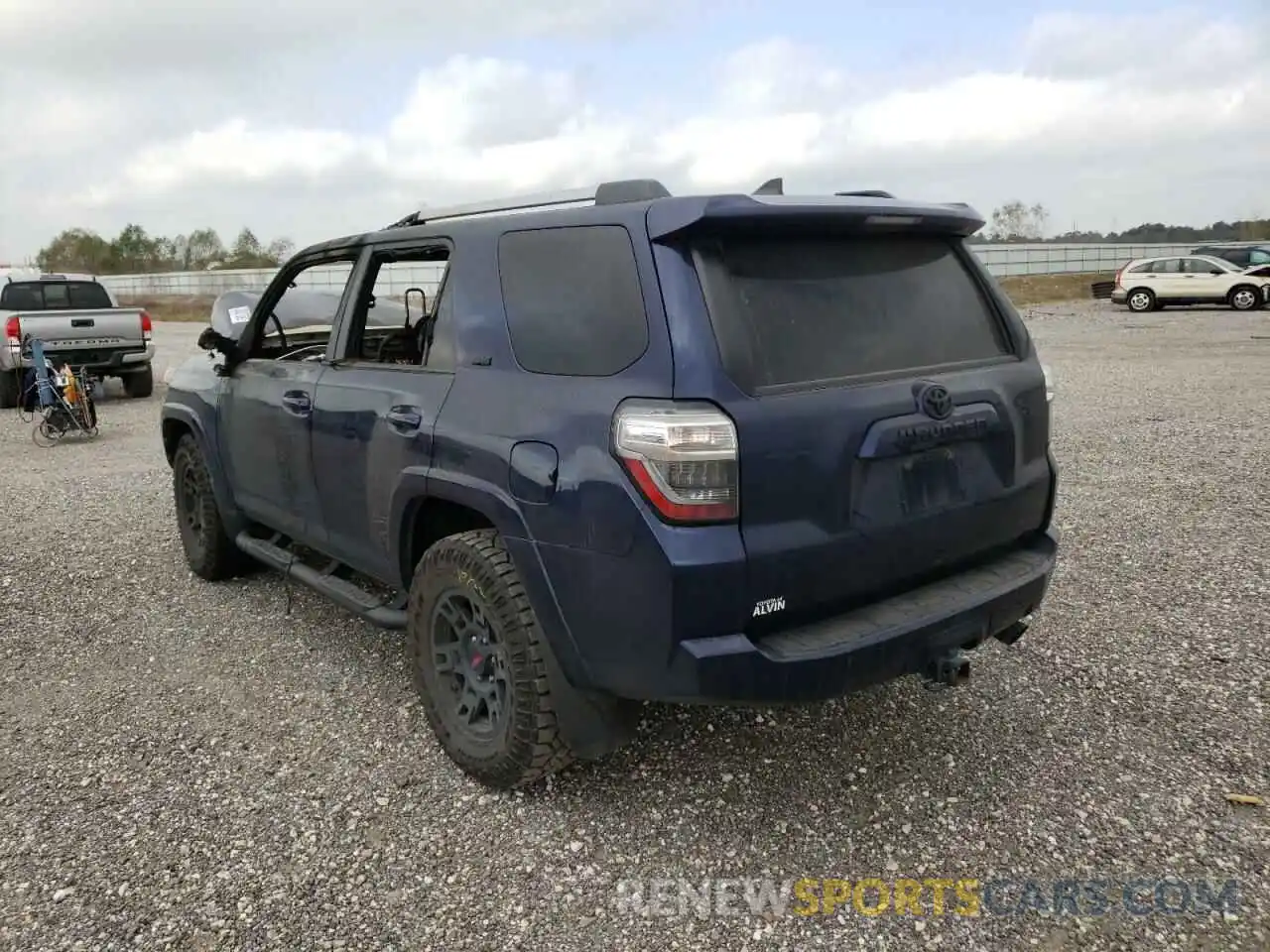 3 Photograph of a damaged car JTEZU5JR5L5213969 TOYOTA 4RUNNER 2020