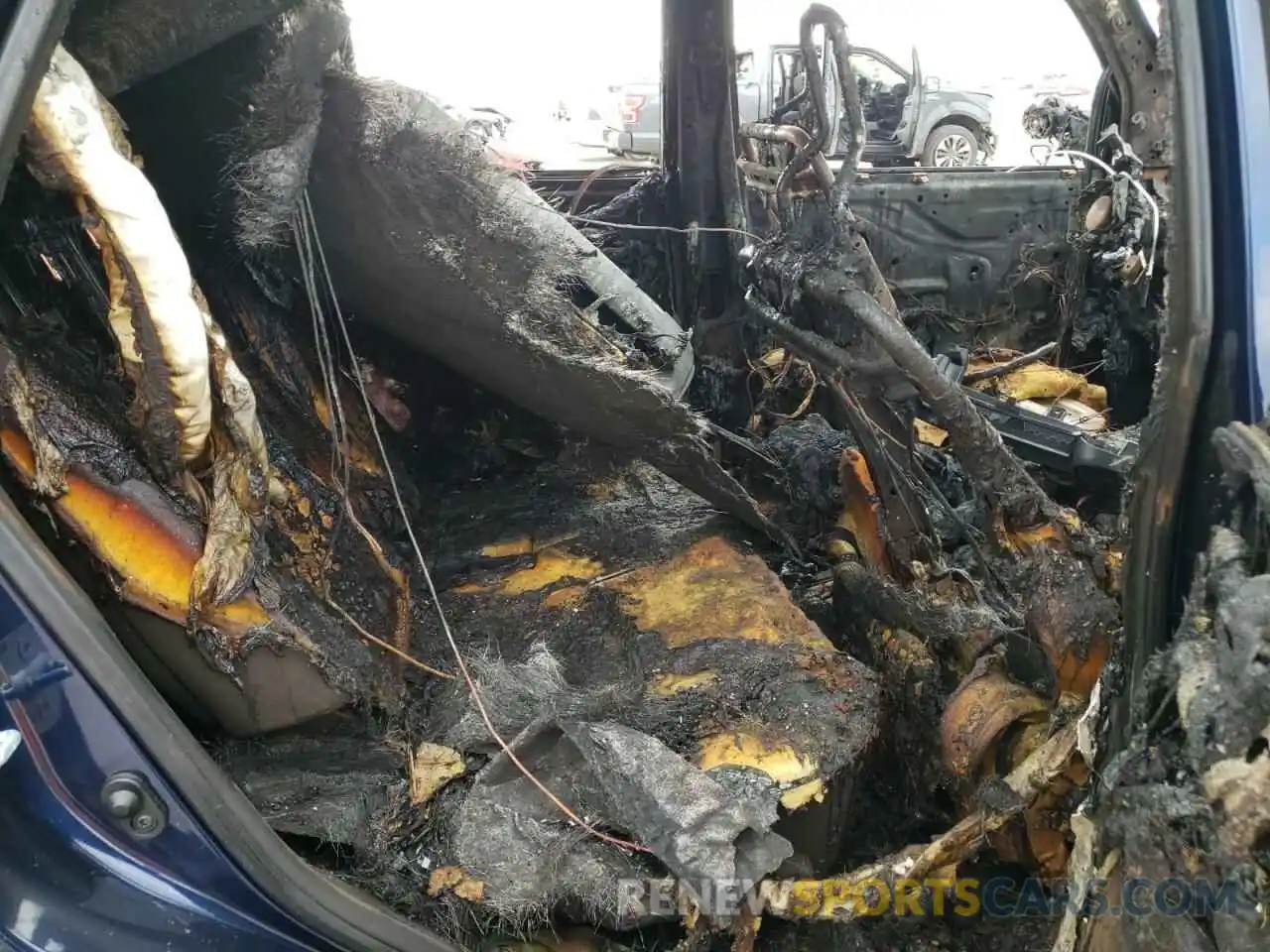 6 Photograph of a damaged car JTEZU5JR5L5213969 TOYOTA 4RUNNER 2020