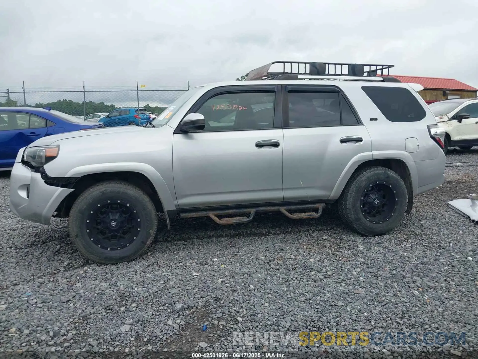15 Photograph of a damaged car JTEZU5JR5L5214622 TOYOTA 4RUNNER 2020